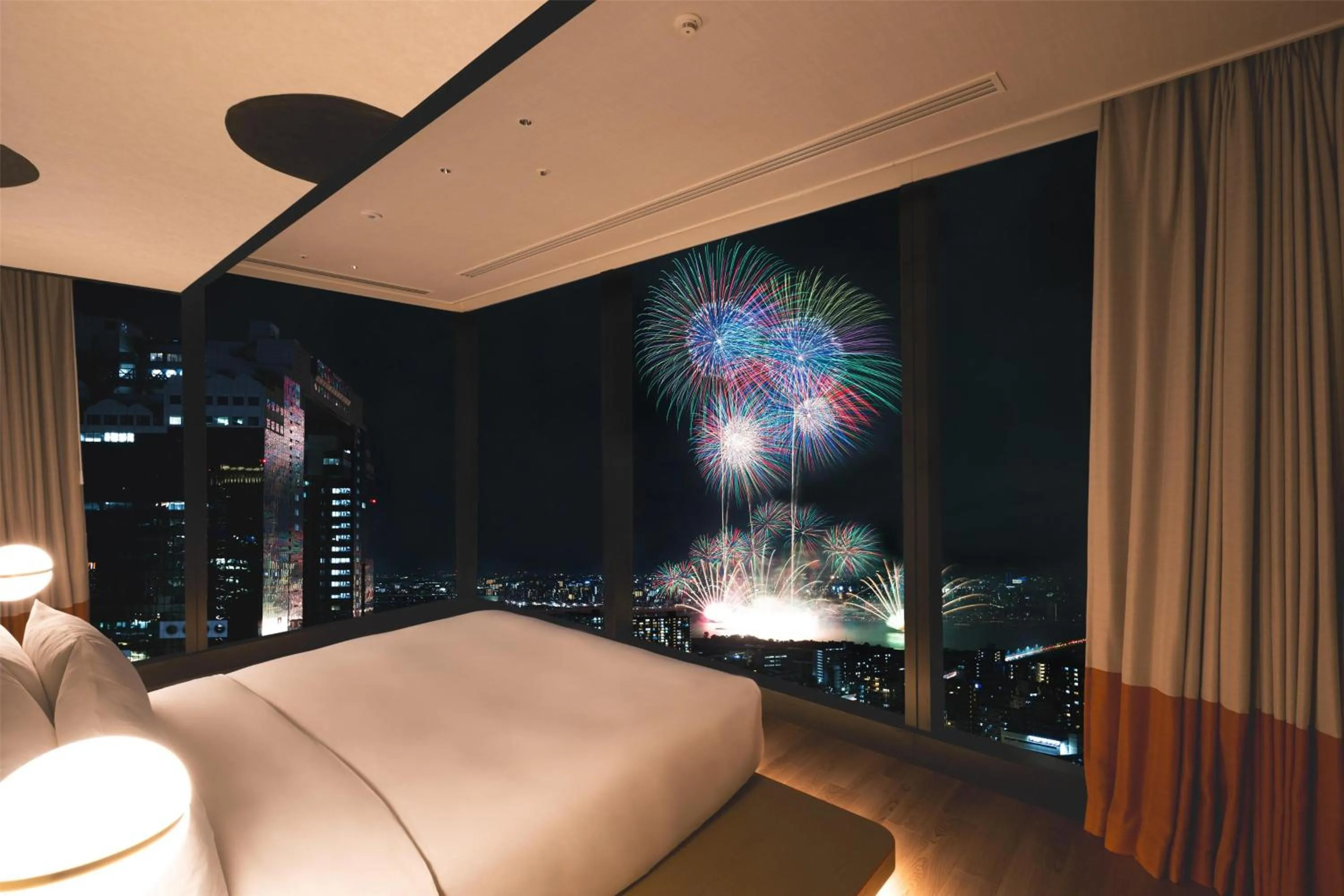 Bed in Canopy By Hilton Osaka Umeda