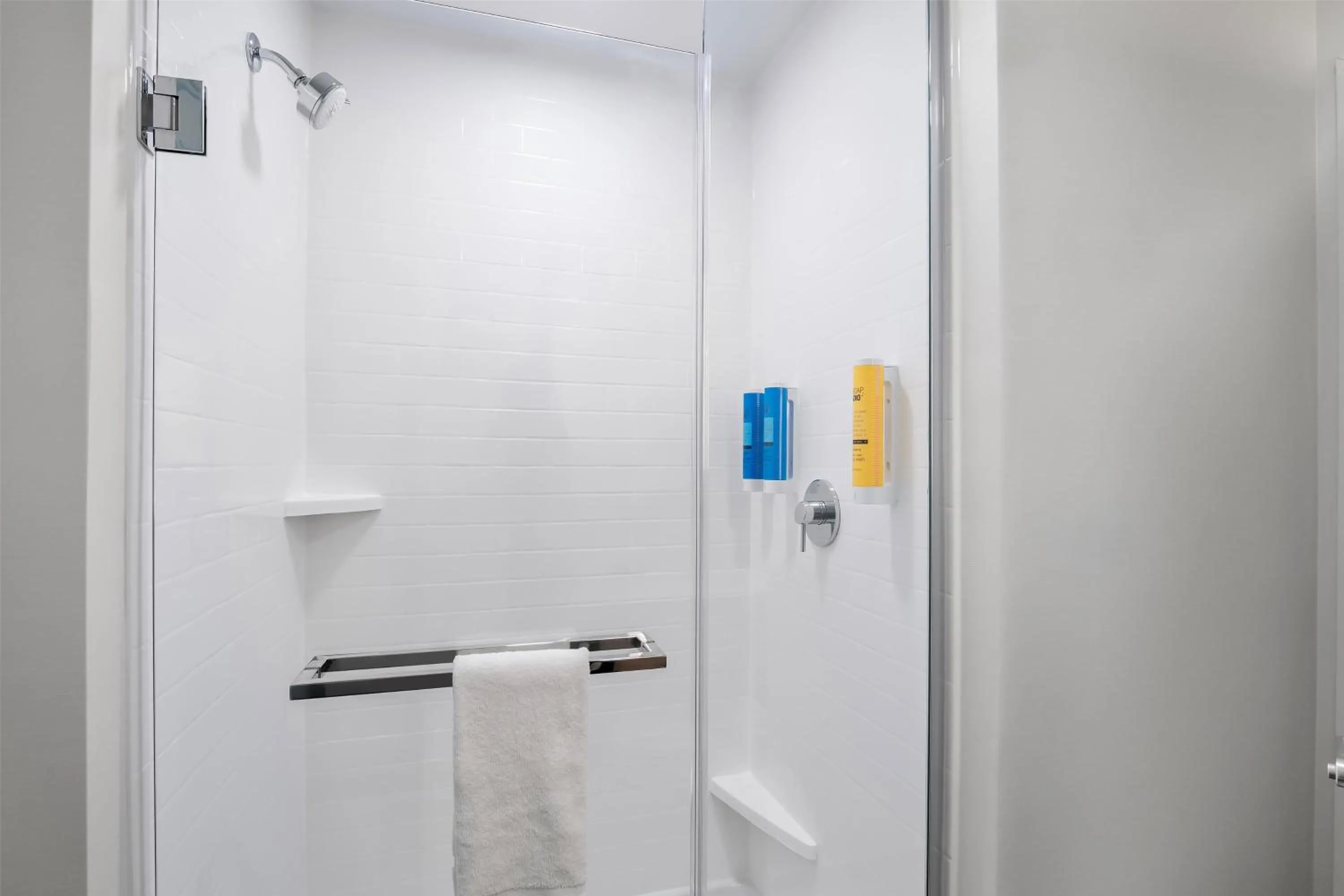 Bathroom in Tru By Hilton Wauseon