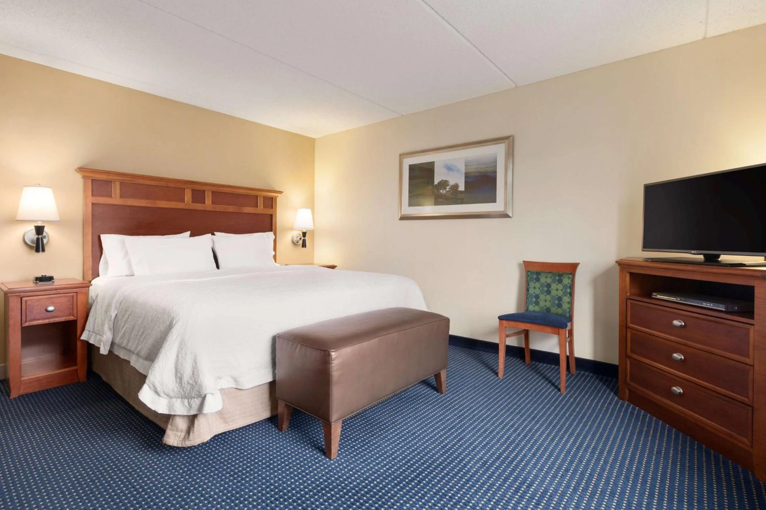 Bed in Hampton Inn Warrenton, Va