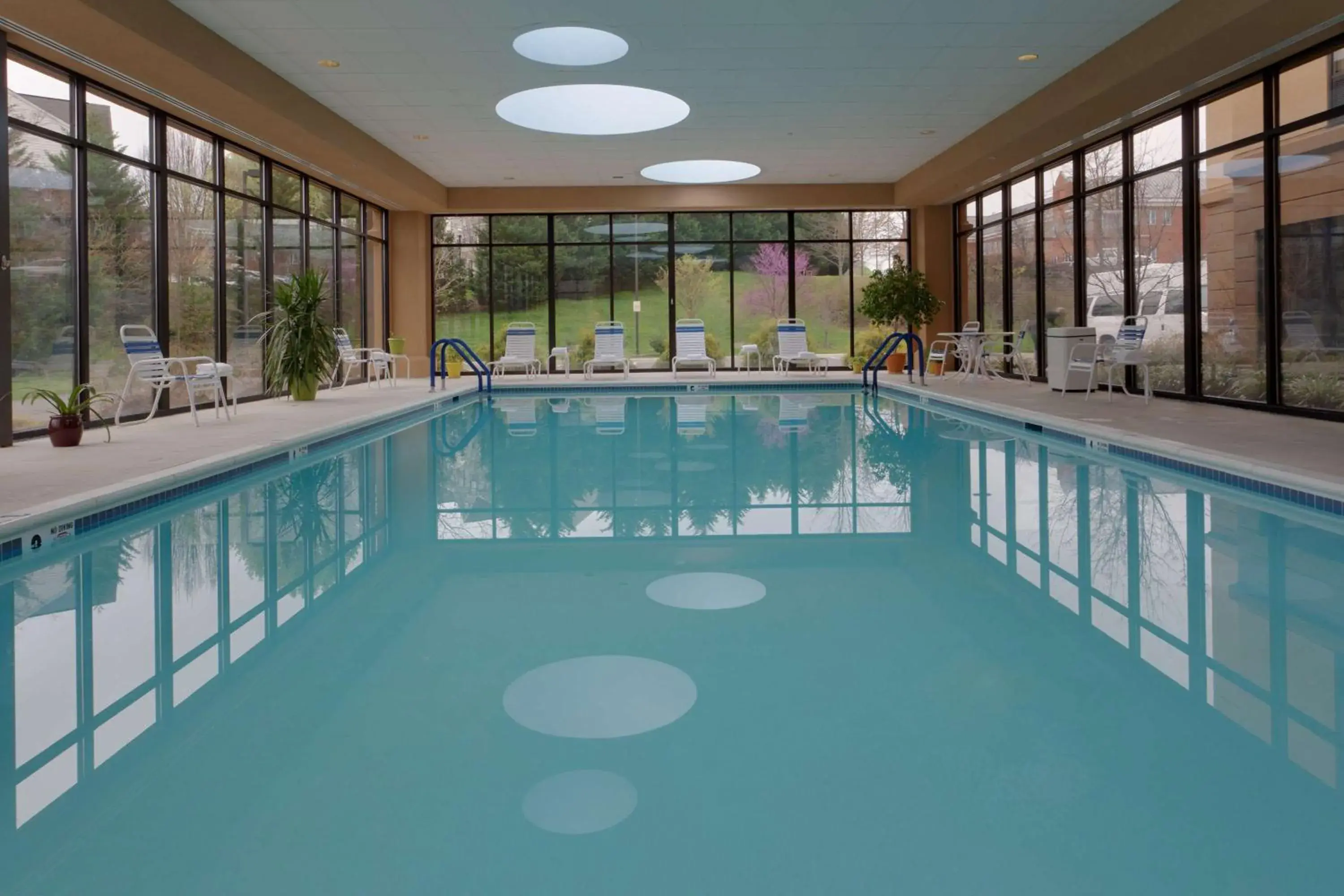 Pool view in Hampton Inn Warrenton, Va Pool view in Hampton Inn Warrenton, Va