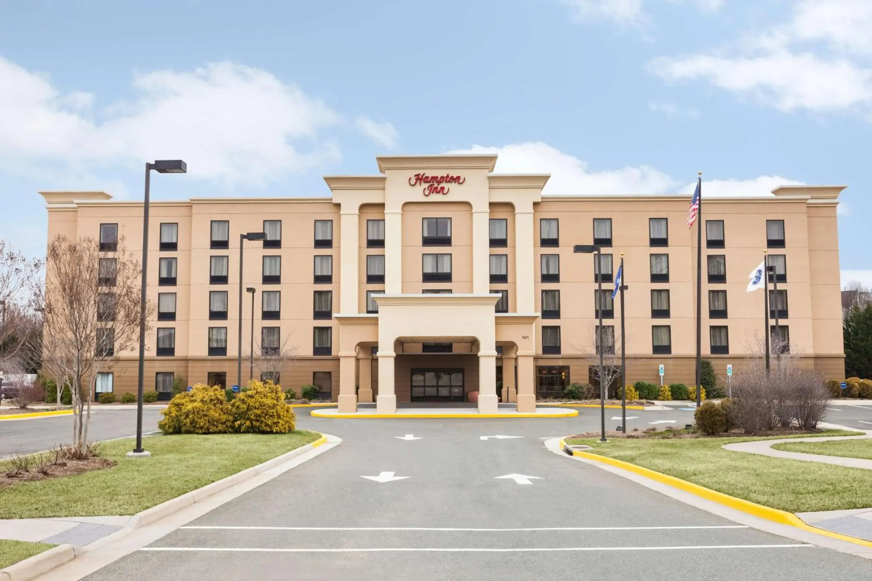 Property building in Hampton Inn Warrenton, Va Property building in Hampton Inn Warrenton, Va