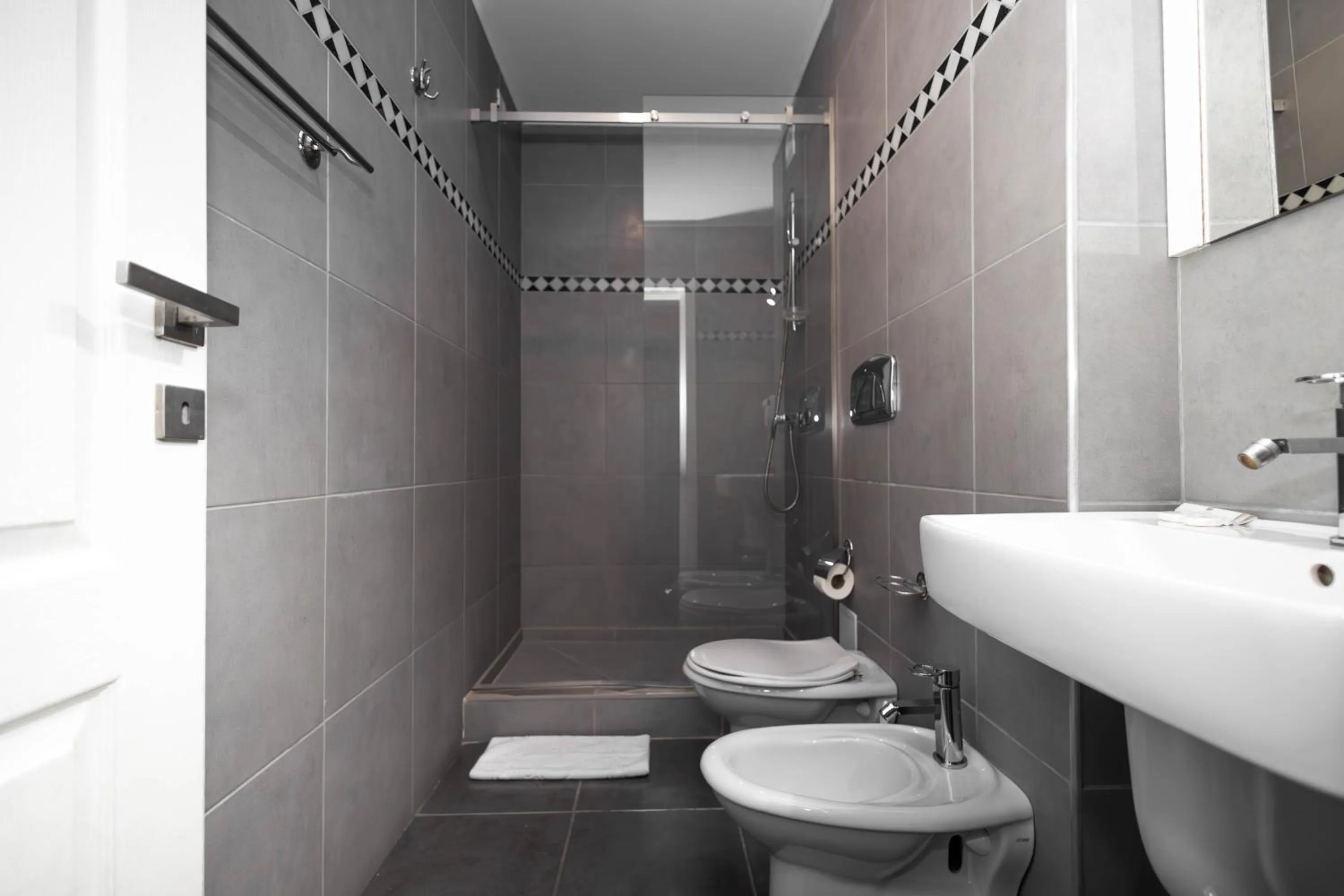 Shower in OBA LUXURY BOUTIQUE