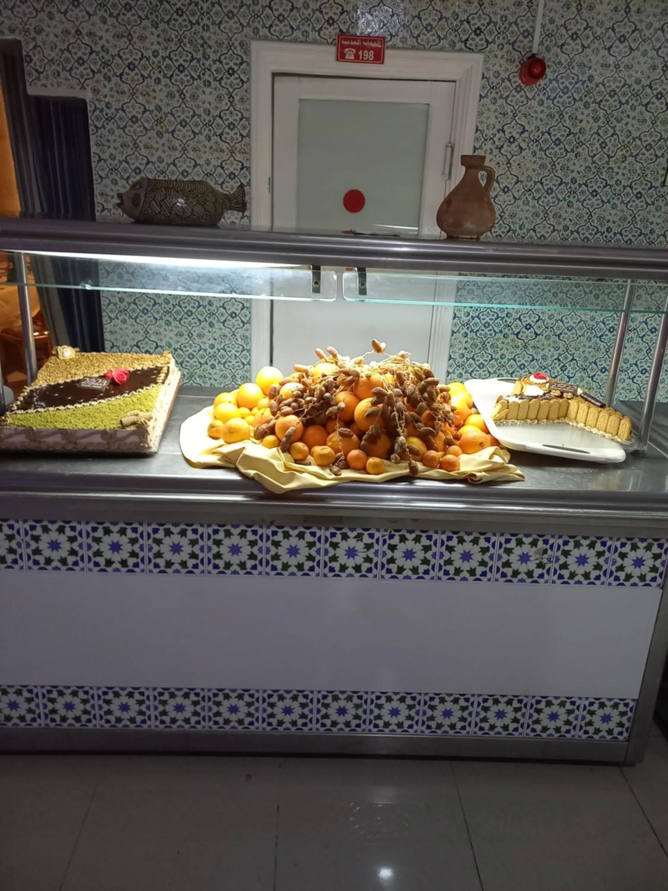 Restaurant/places to eat in Hotel Le Khalife