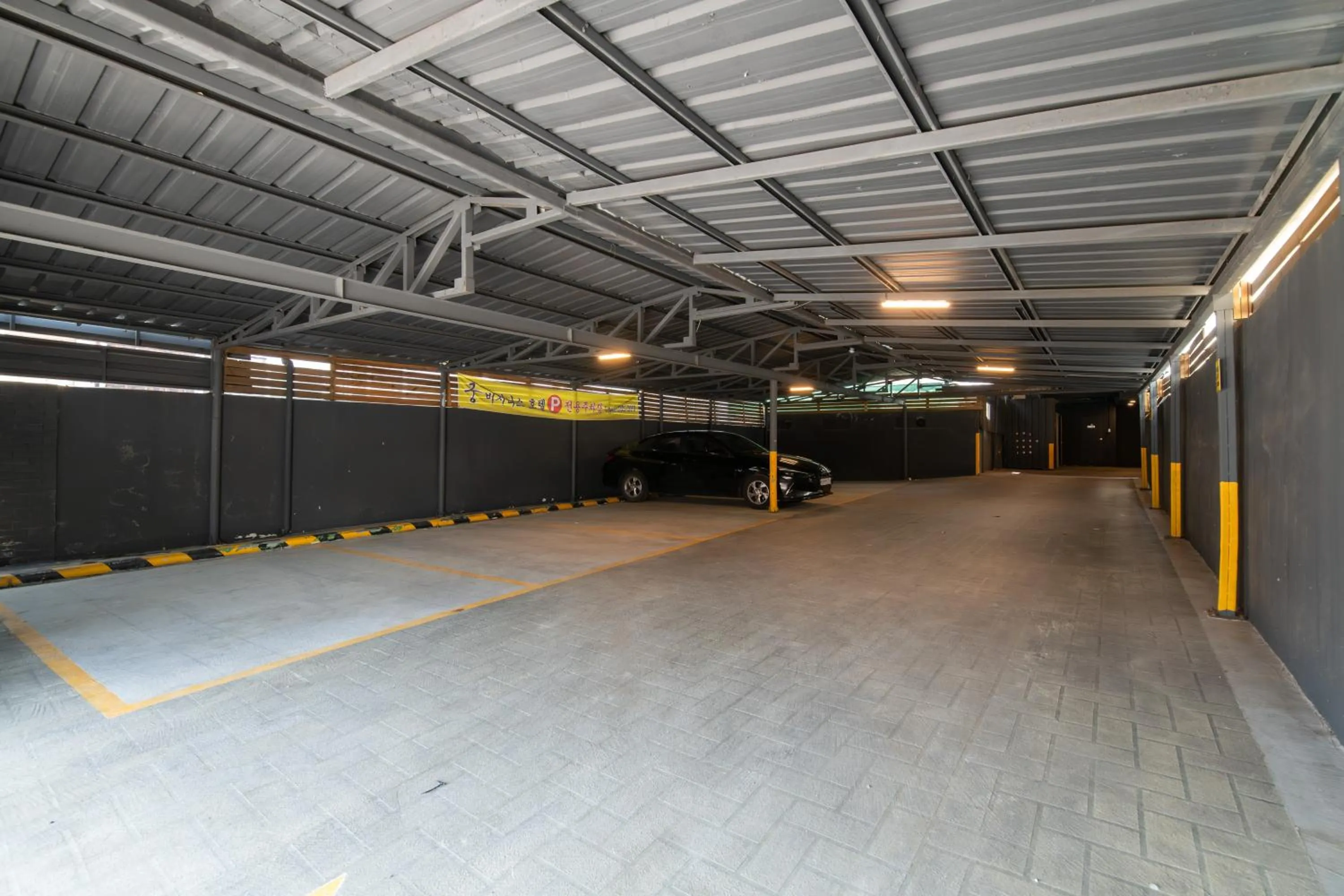 Parking in Gung Business Hotel