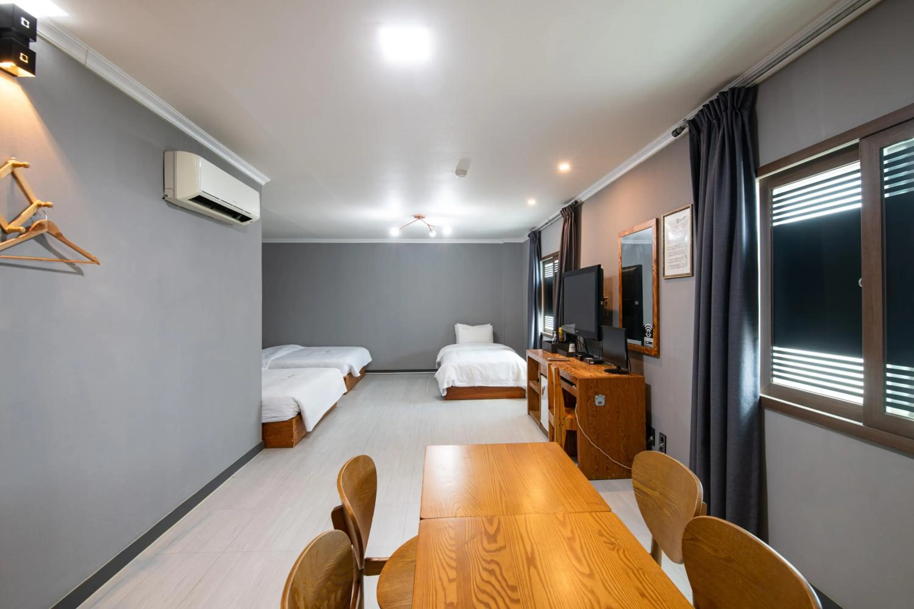 Photo of the whole room, Bed in Gung Business Hotel