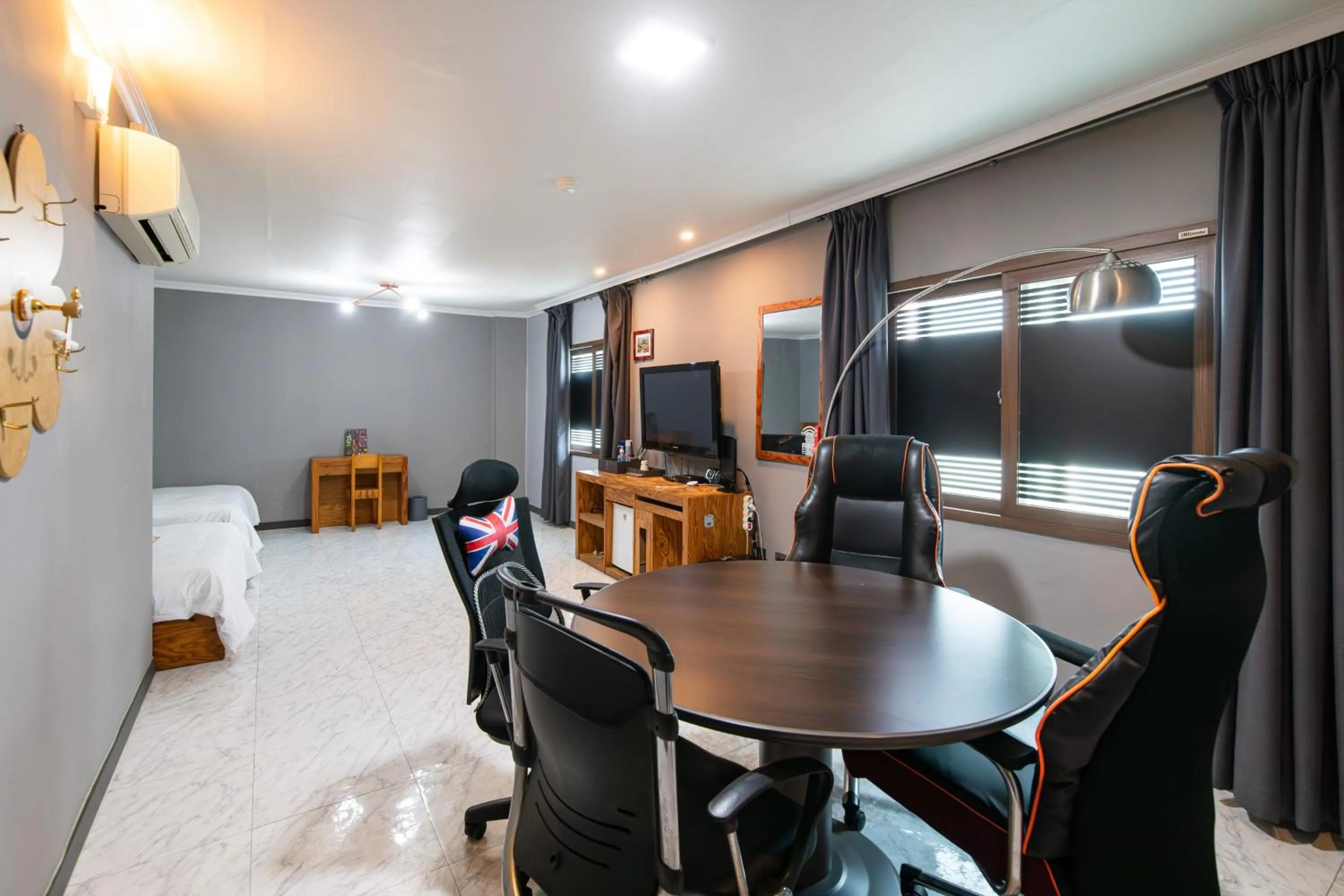 Photo of the whole room in Gung Business Hotel