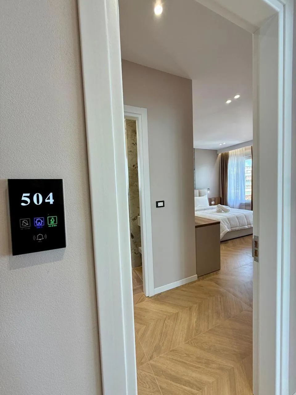 Deluxe Double Room with Side Sea View in Gent's Inn Luxury