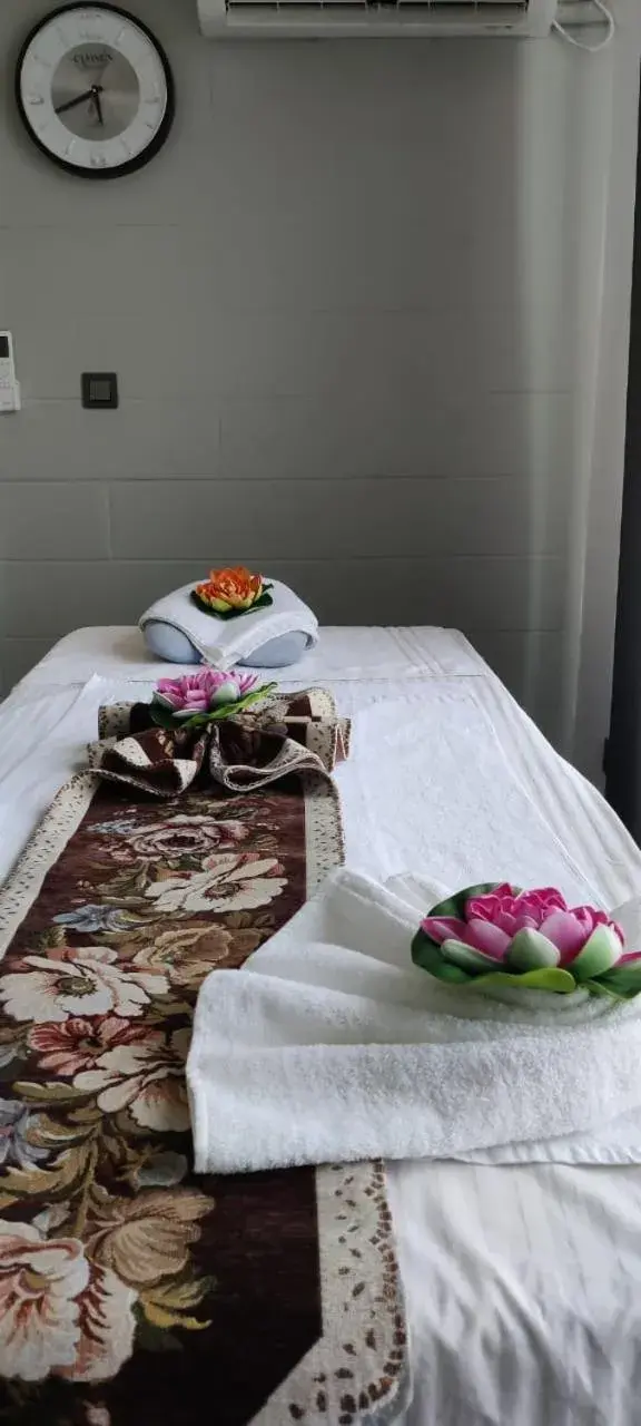 Spa and wellness centre/facilities, Bed in Hotel Omni Residency Baridhara Spa and wellness centre/facilities, Bed in Hotel Omni Residency Baridhara