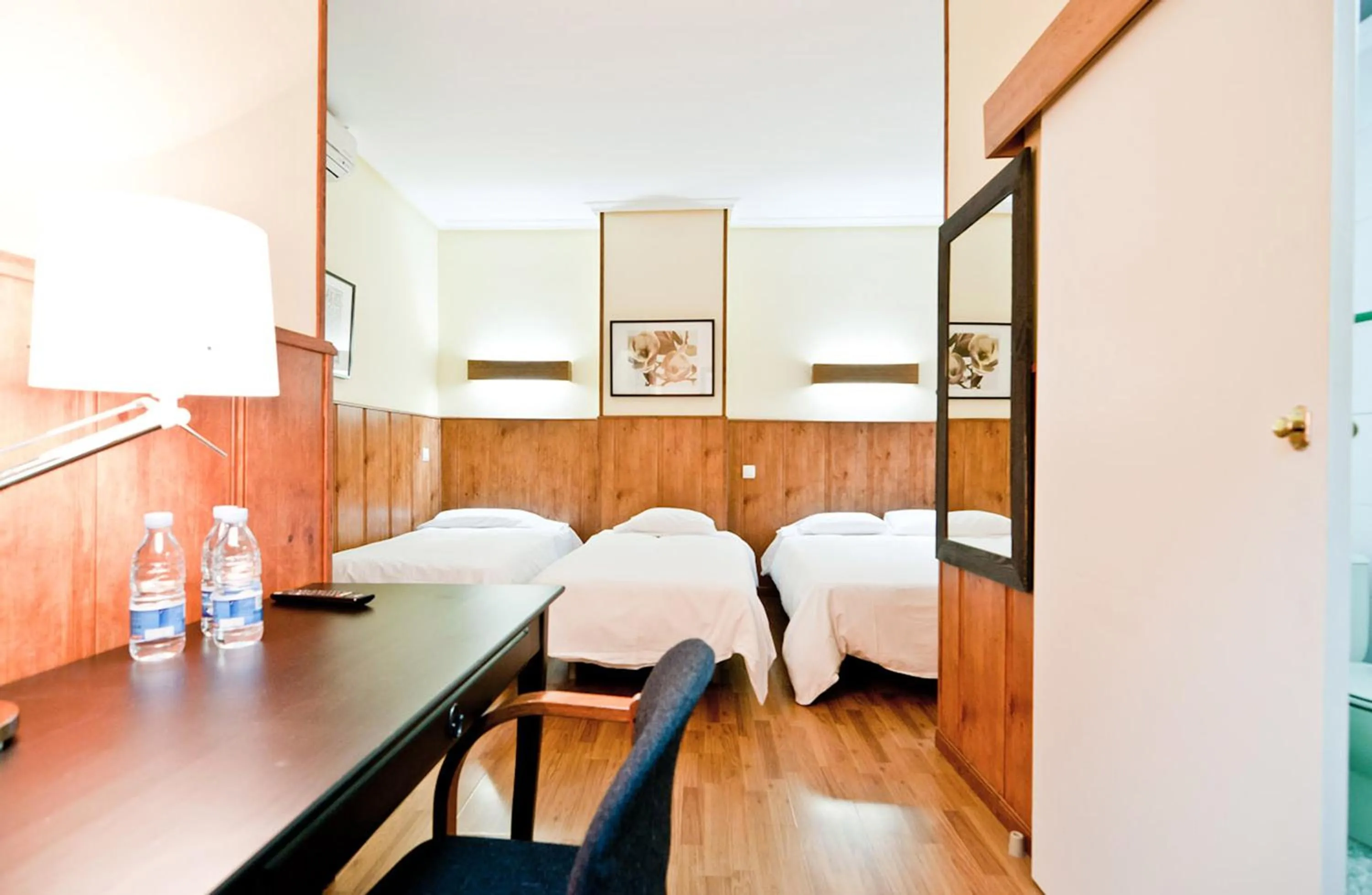 Photo of the whole room, Bed in Hostal Asunción