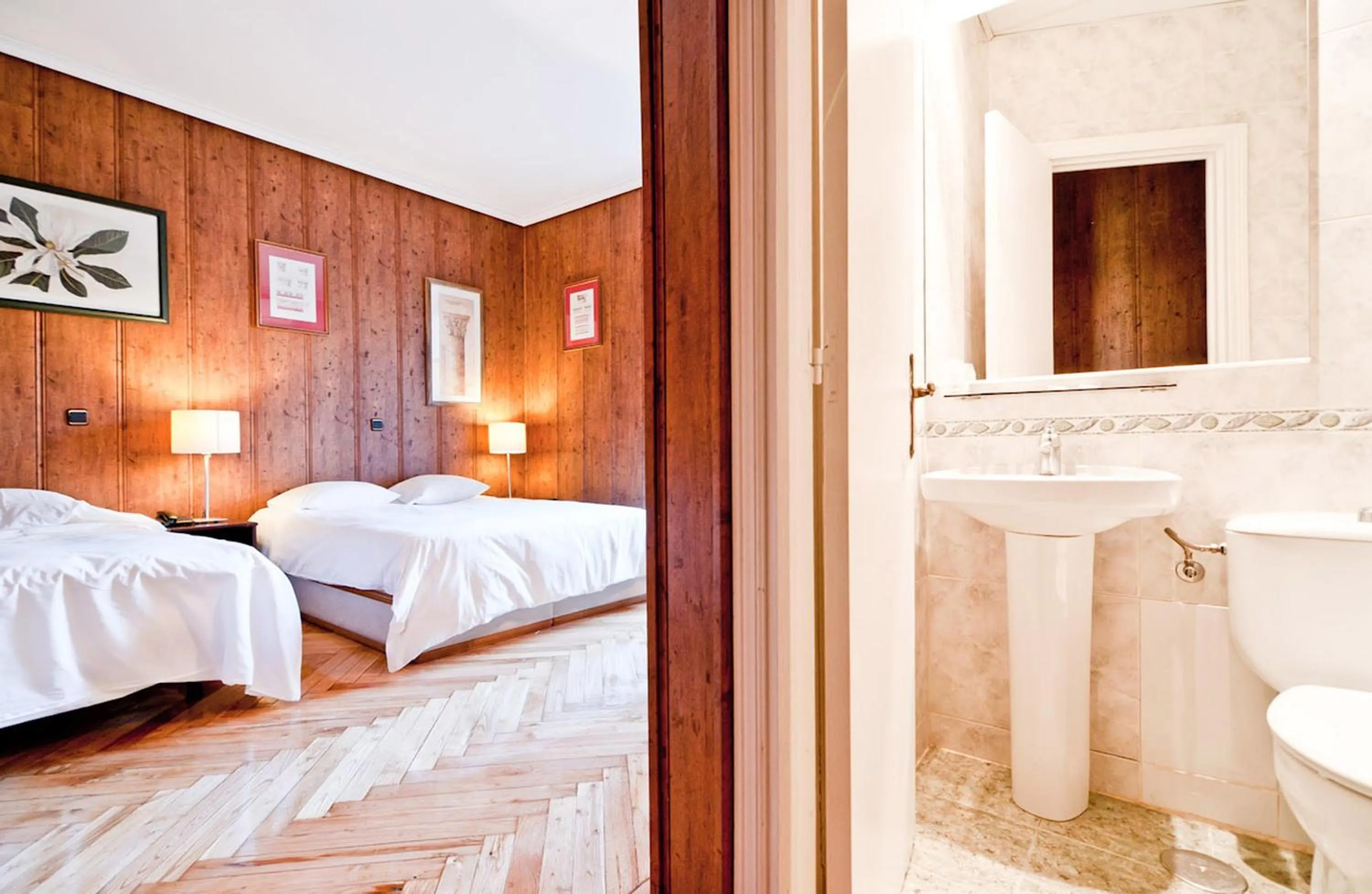 Photo of the whole room, Bed in Hostal Asunción