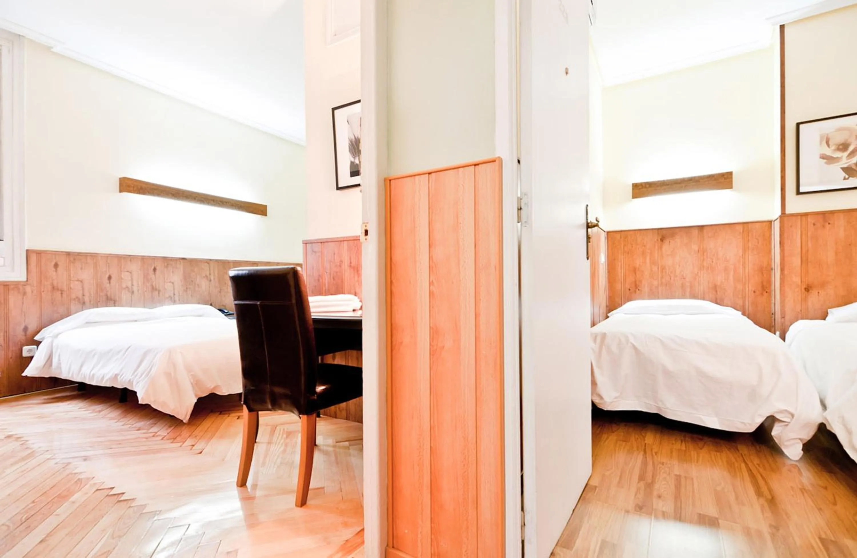 Photo of the whole room, Bed in Hostal Asunción