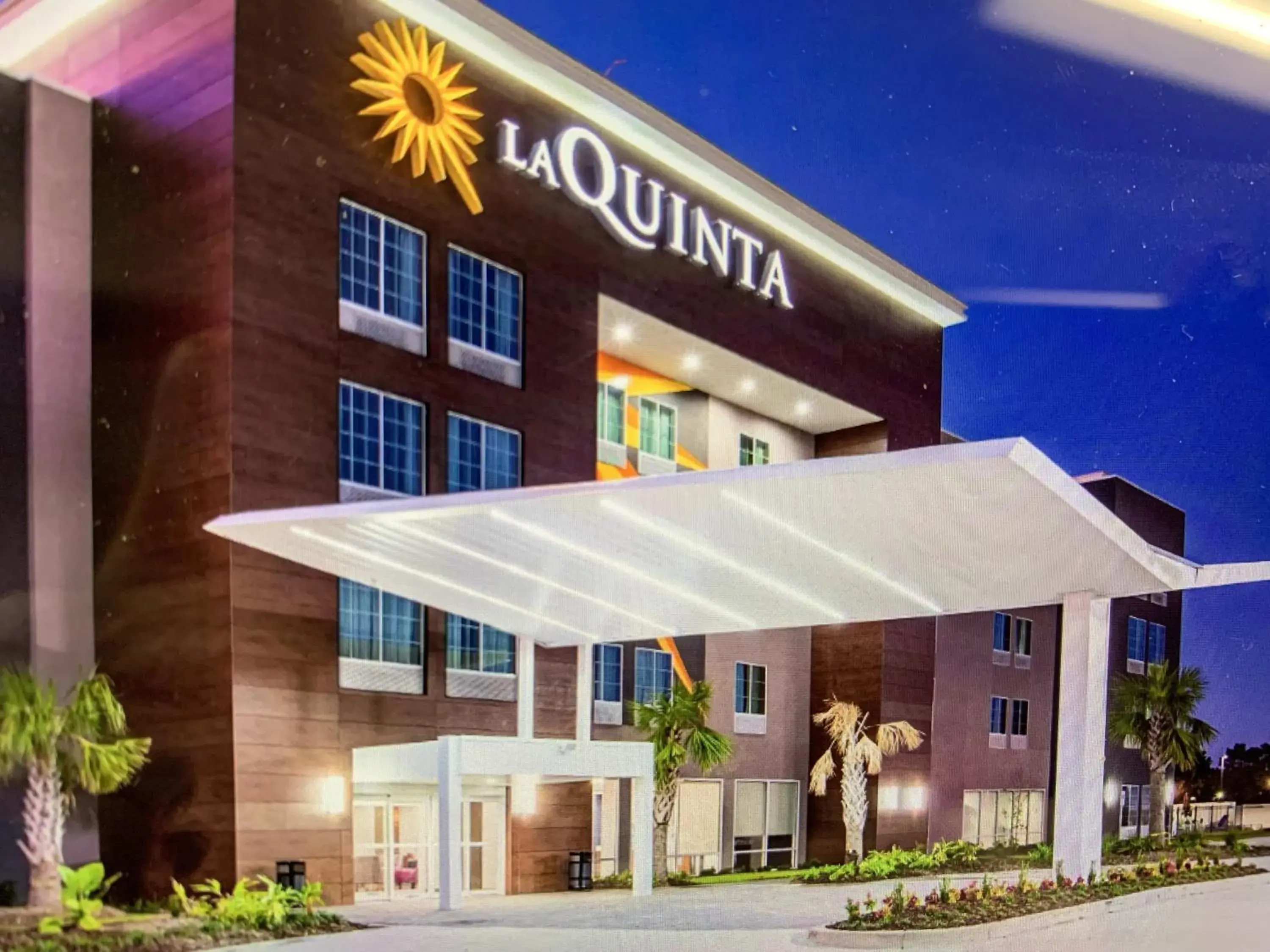 Property building in La Quinta Inn & Suites Port Allen La Property building in La Quinta Inn & Suites Port Allen La