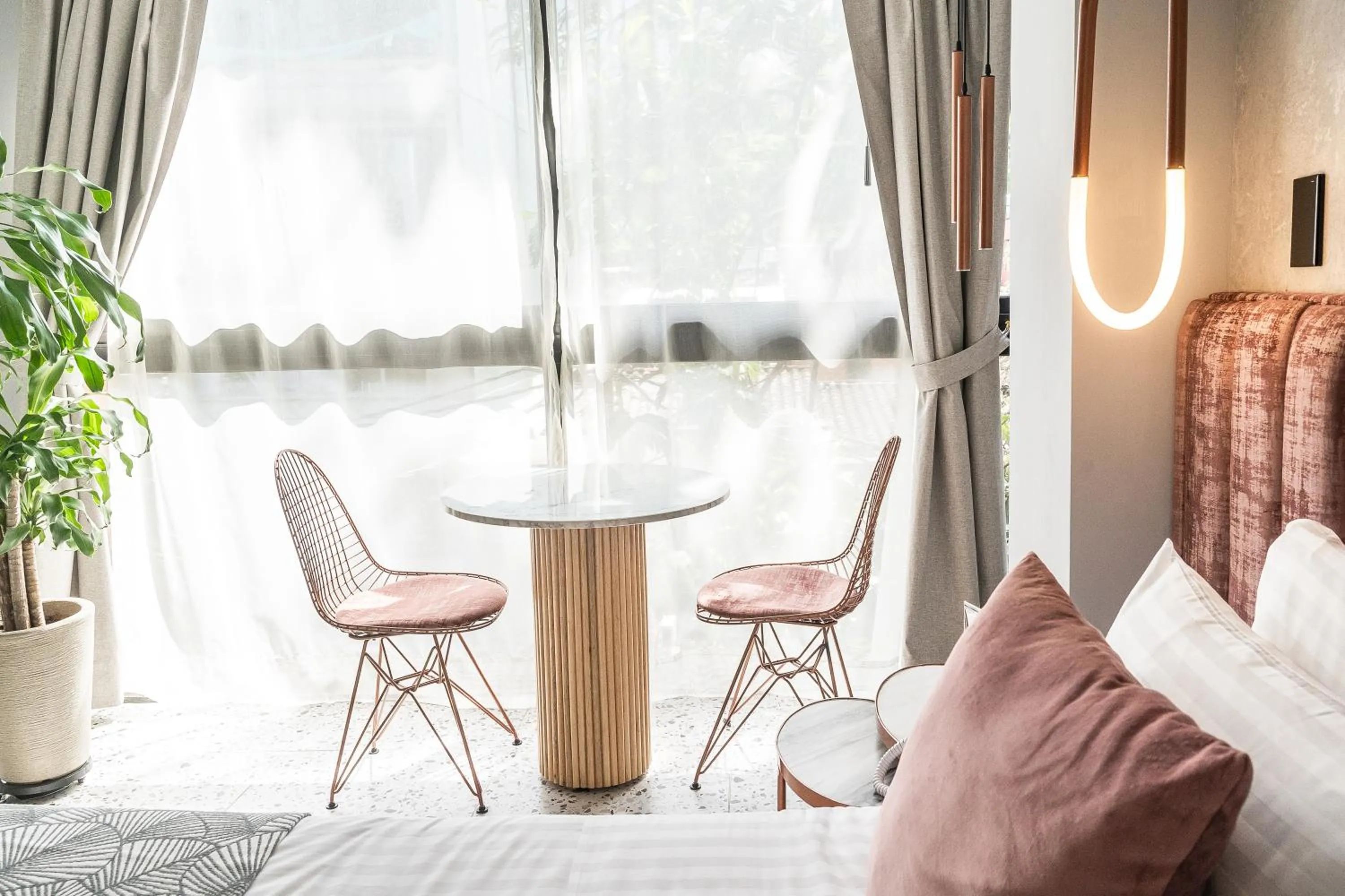 Photo of the whole room in The O by Seekers Medellín