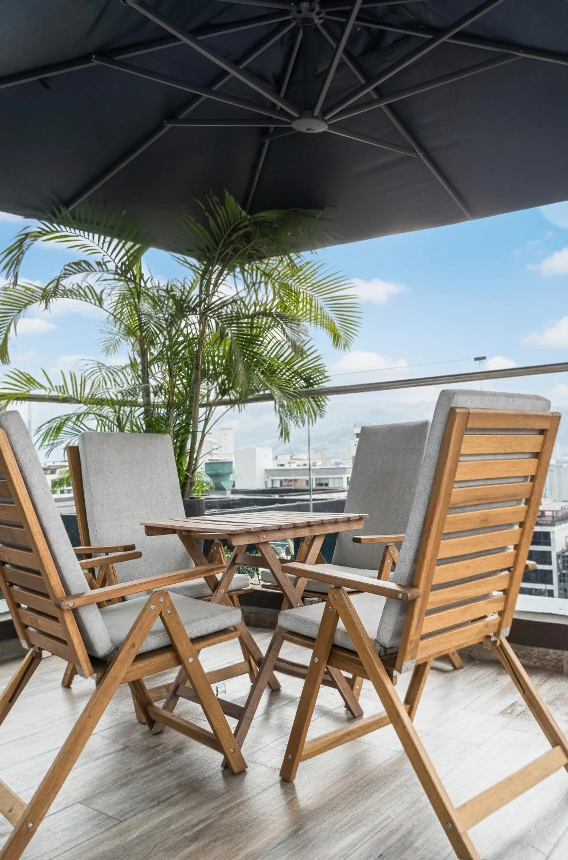 Day in The O by Seekers Medellín