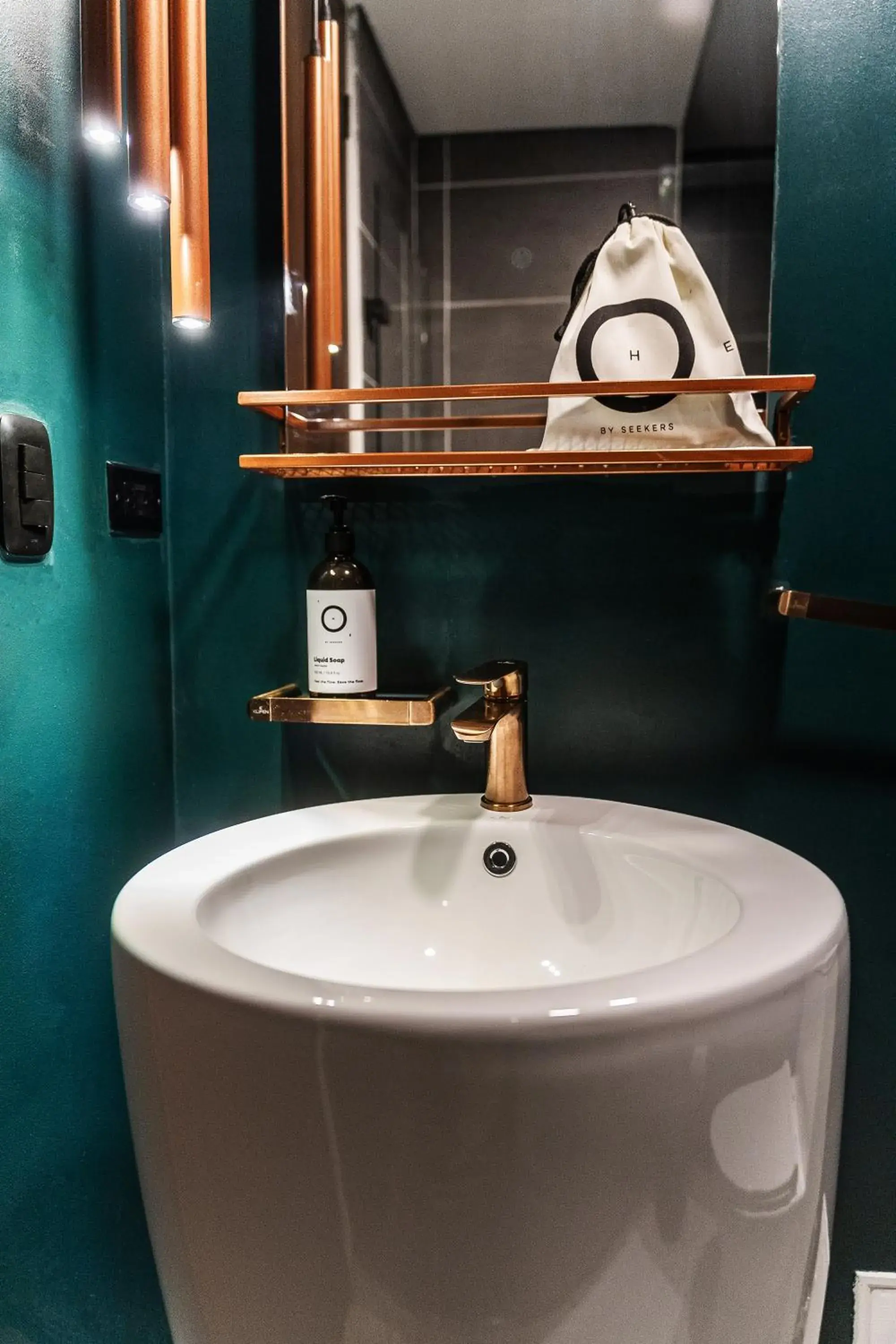 Bathroom in The O by Seekers Medellín Bathroom in The O by Seekers Medellín