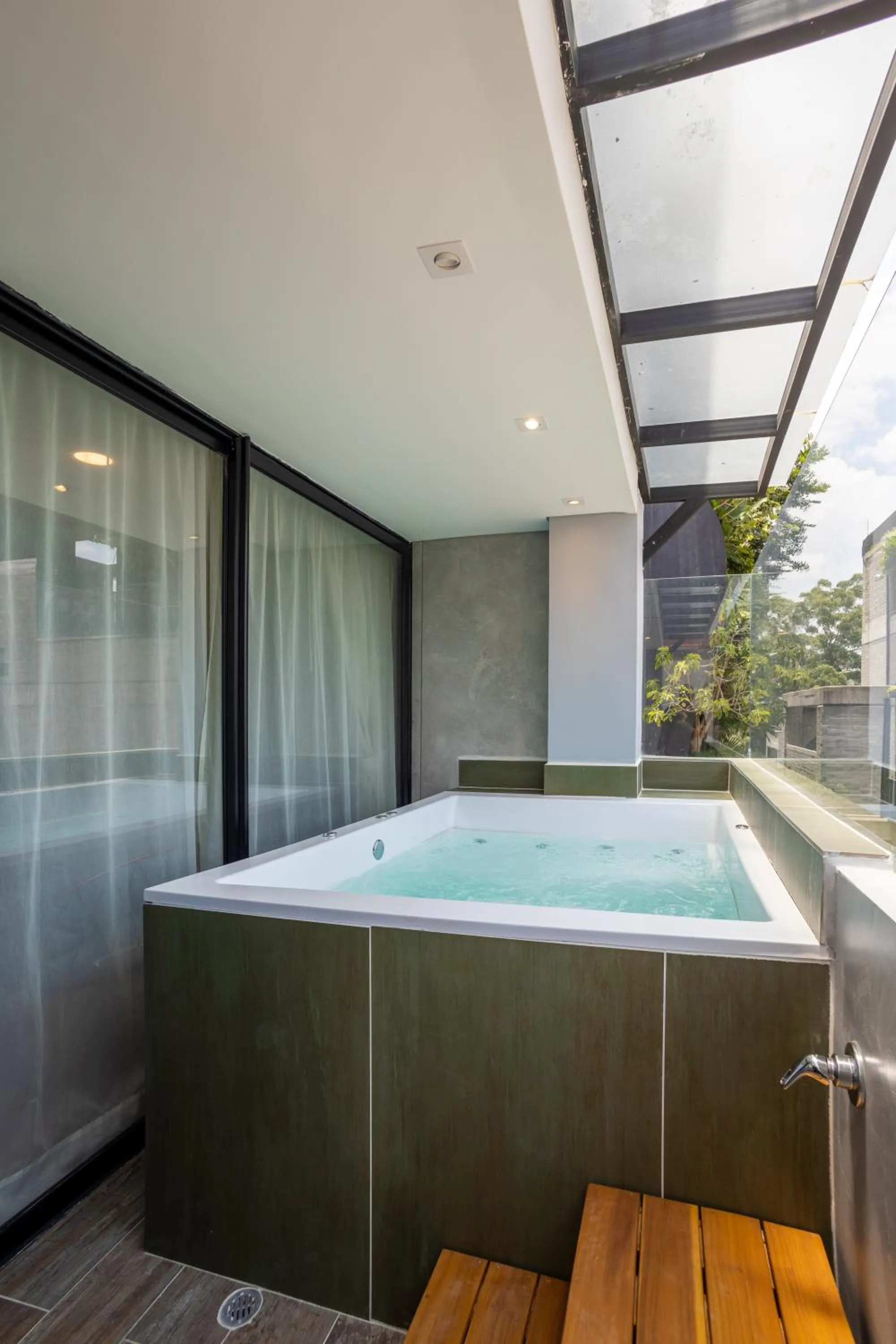 Bath in The O by Seekers Medellín