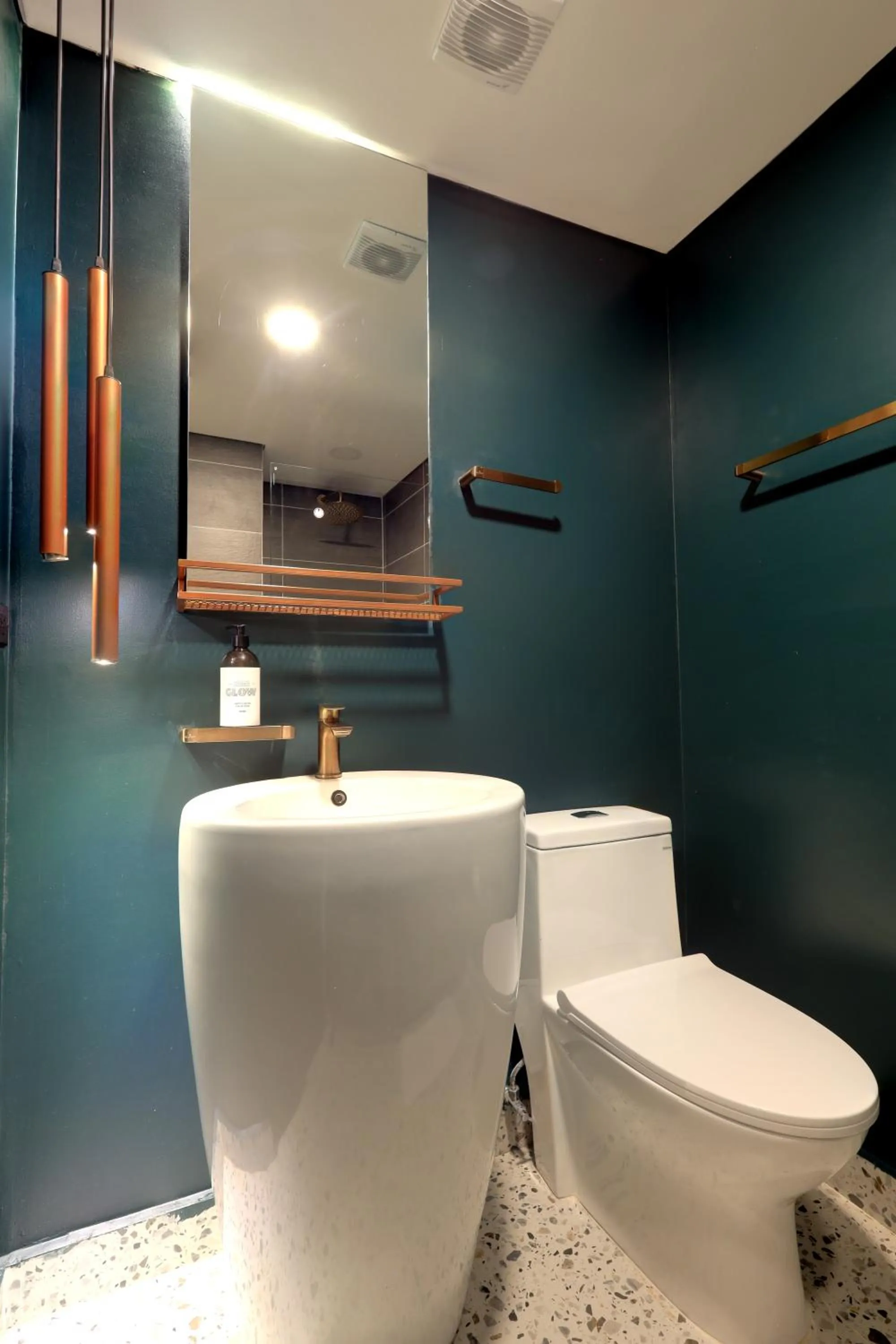 Bathroom in The O by Seekers Medellín