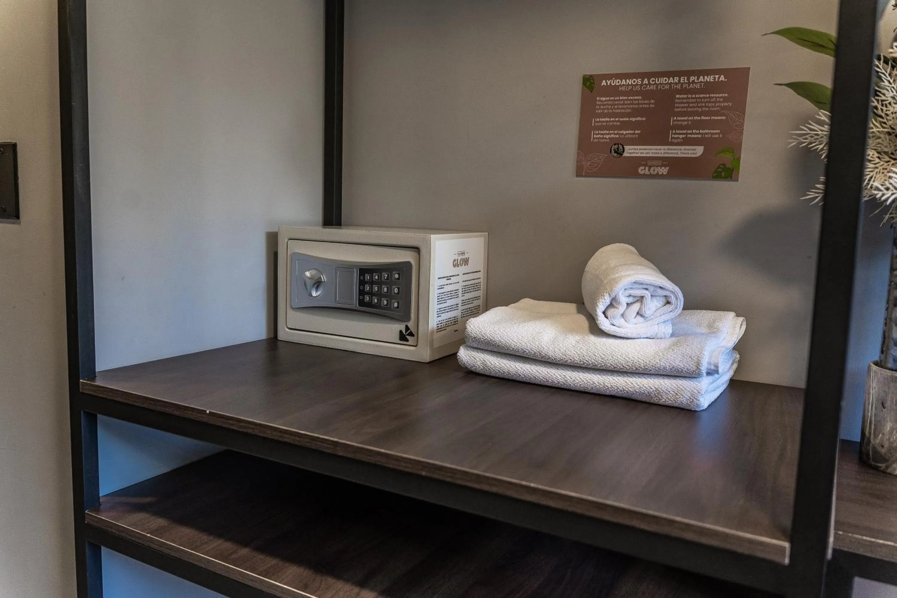 safe in The O by Seekers Medellín