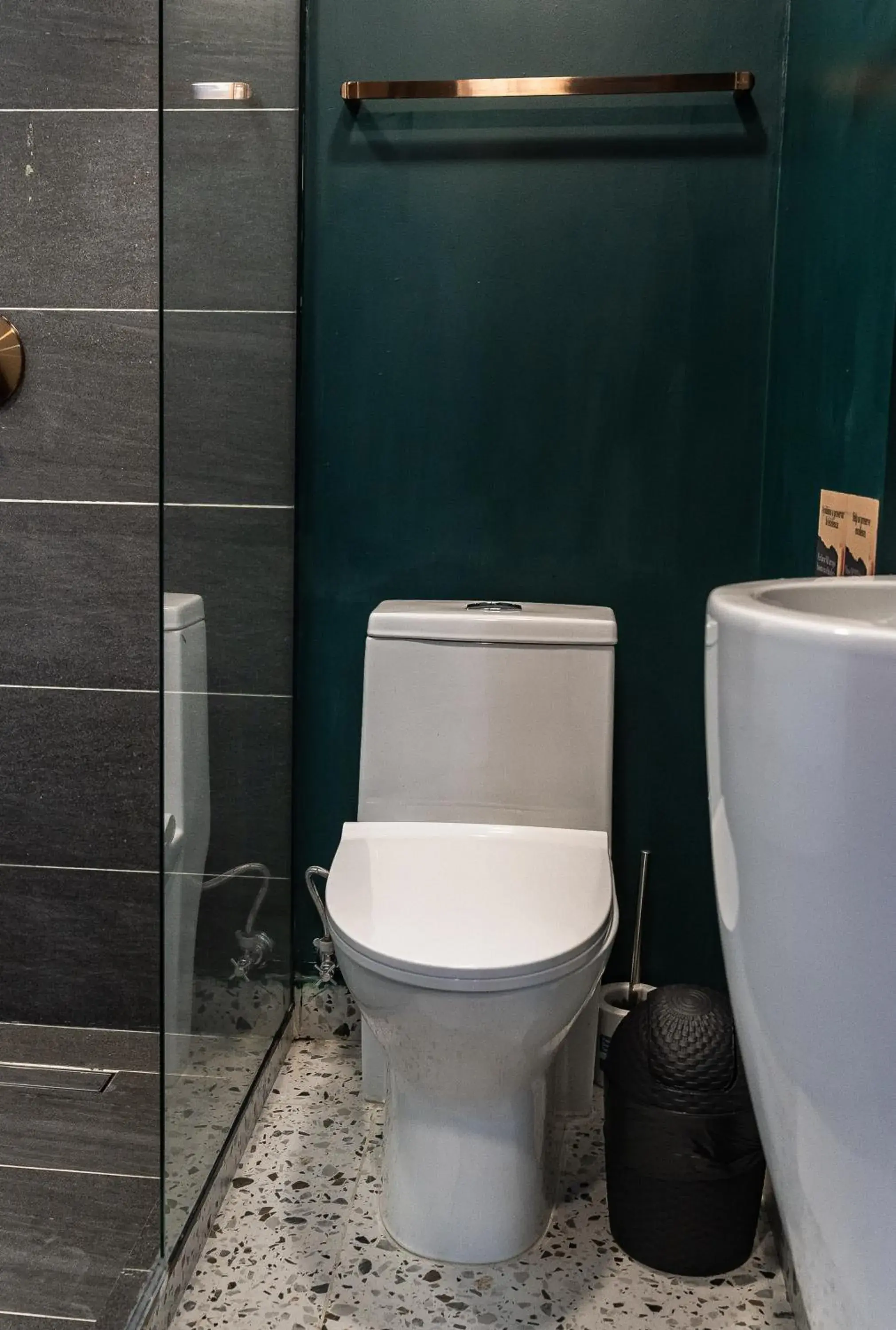 Bathroom in The O by Seekers Medellín Bathroom in The O by Seekers Medellín