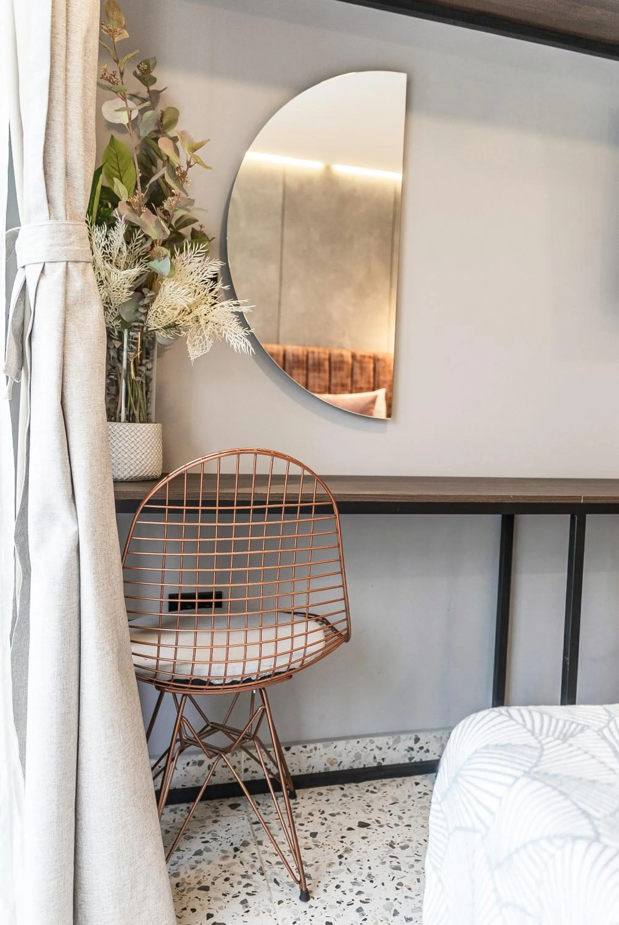 Photo of the whole room in The O by Seekers Medellín