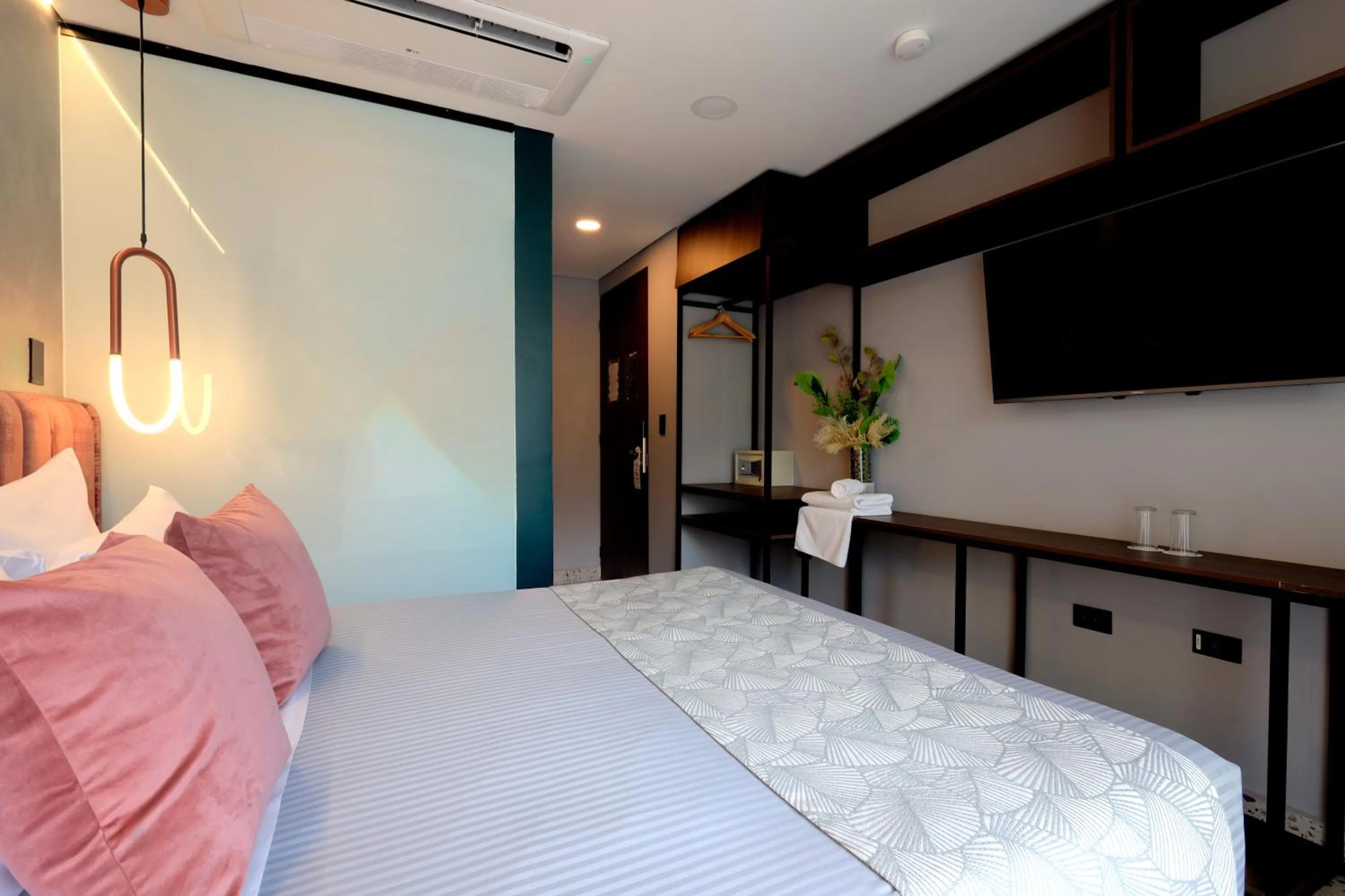 Bed in The O by Seekers Medellín