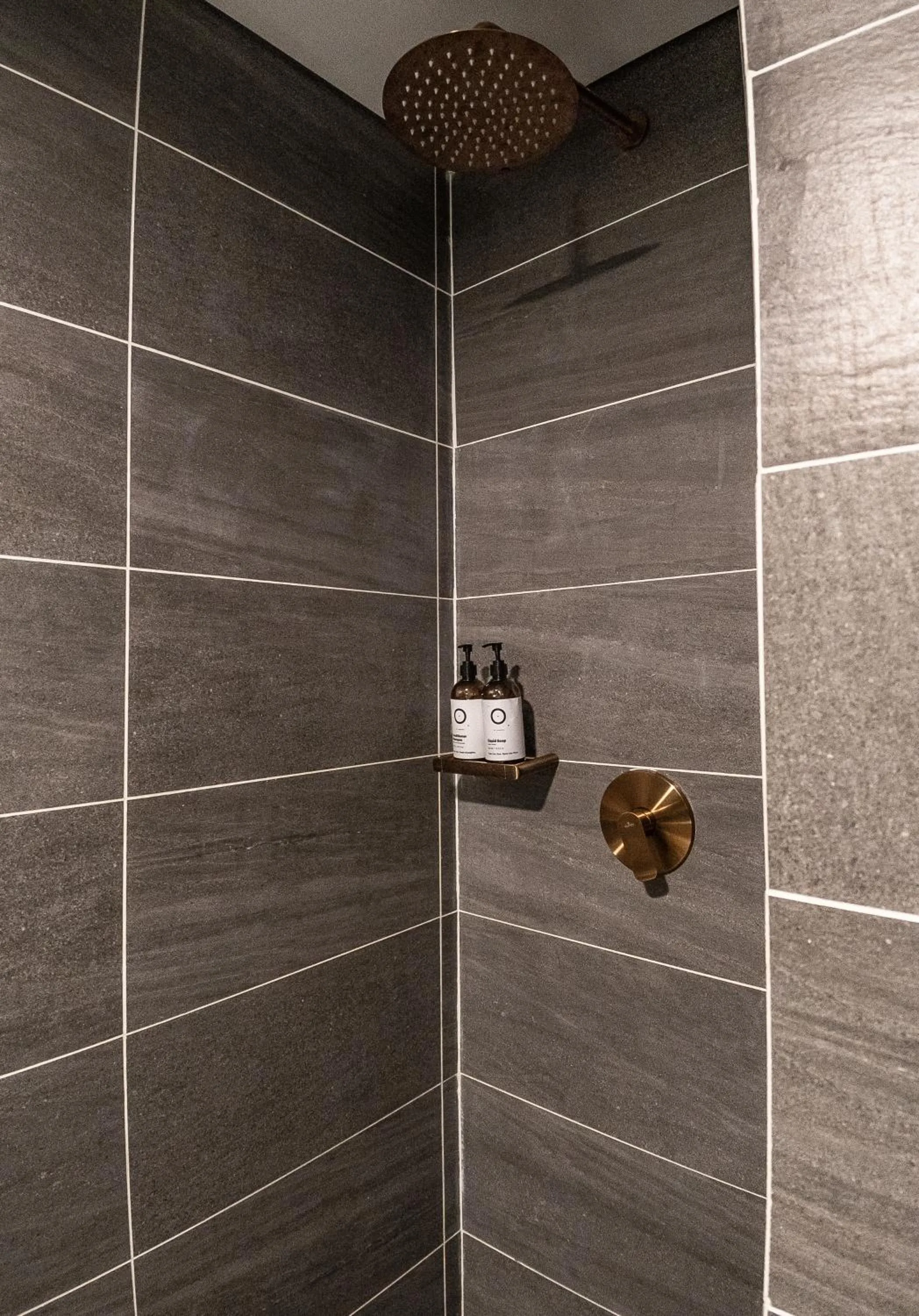 Shower in The O by Seekers Medellín