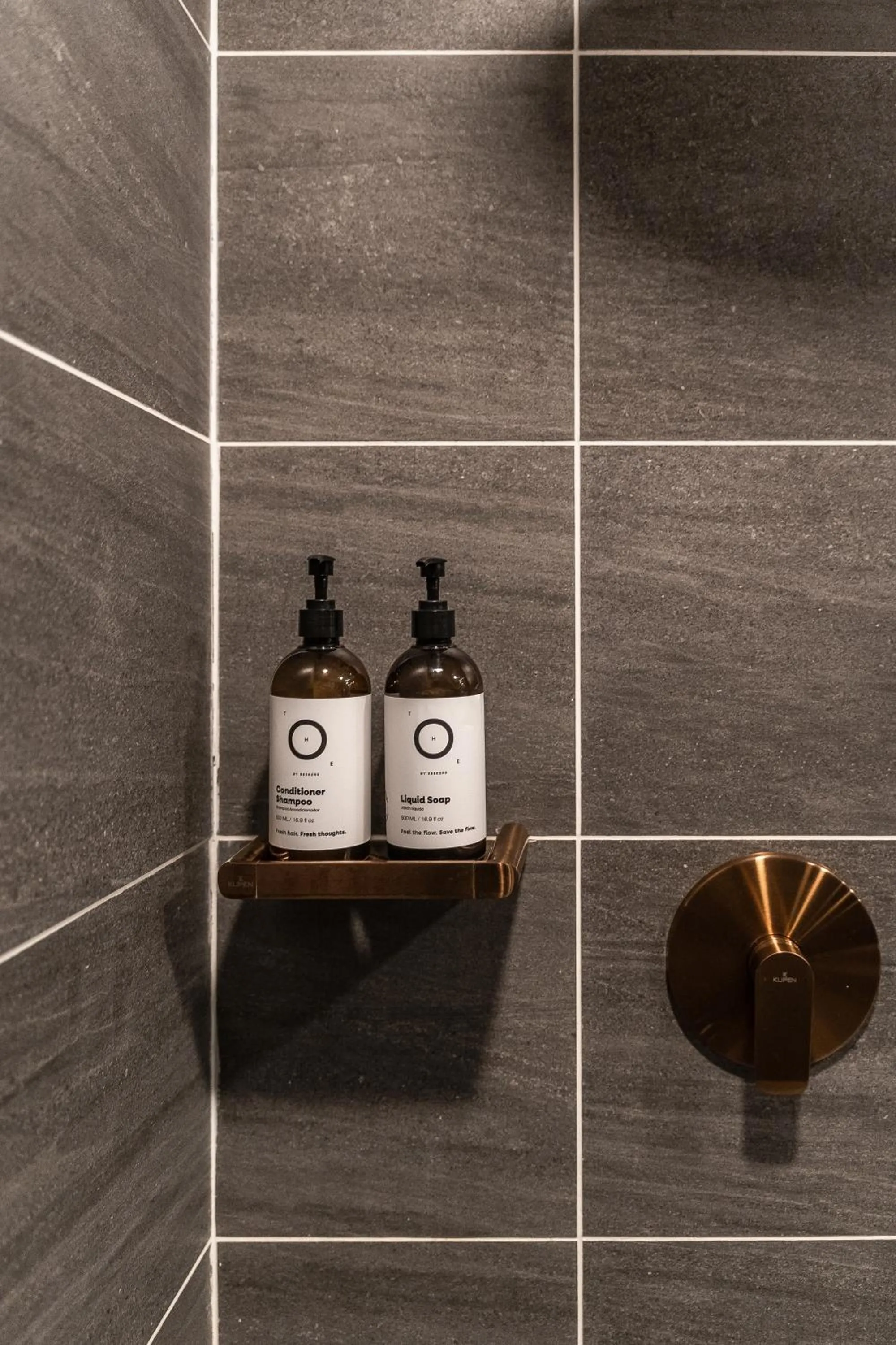 Bathroom in The O by Seekers Medellín