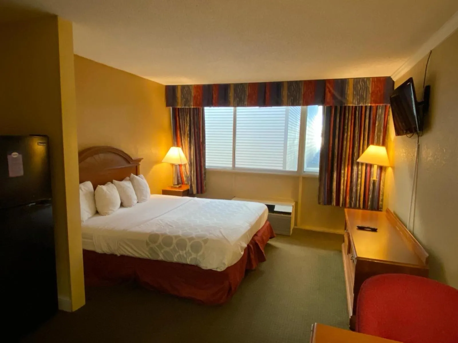 Bed in Super 8 by Wyndham Fort Wayne