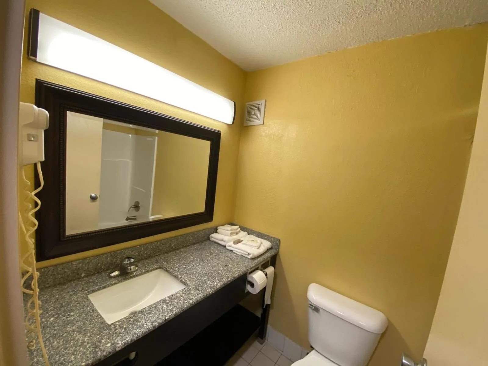 Super 8 by Wyndham Fort Wayne