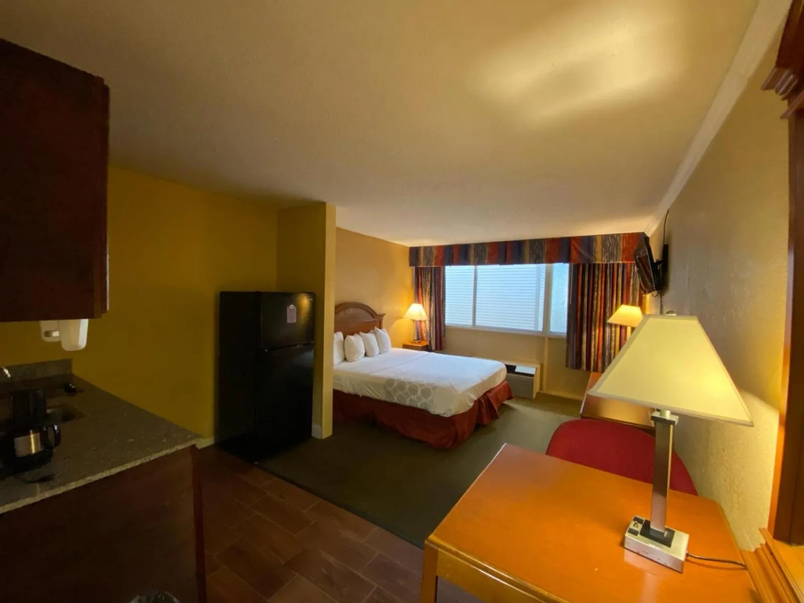 Bed in Super 8 by Wyndham Fort Wayne