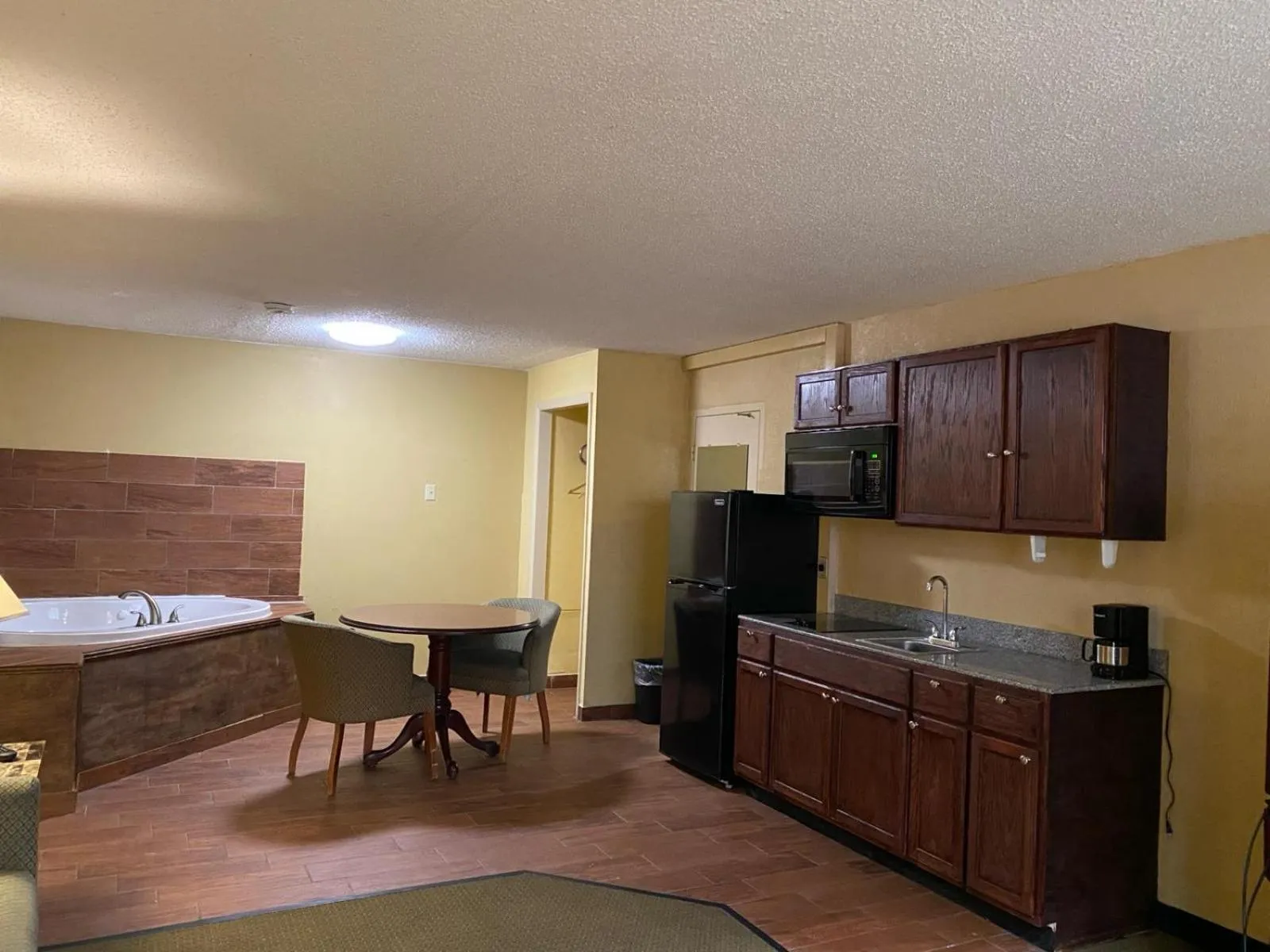 Bed in Super 8 by Wyndham Fort Wayne