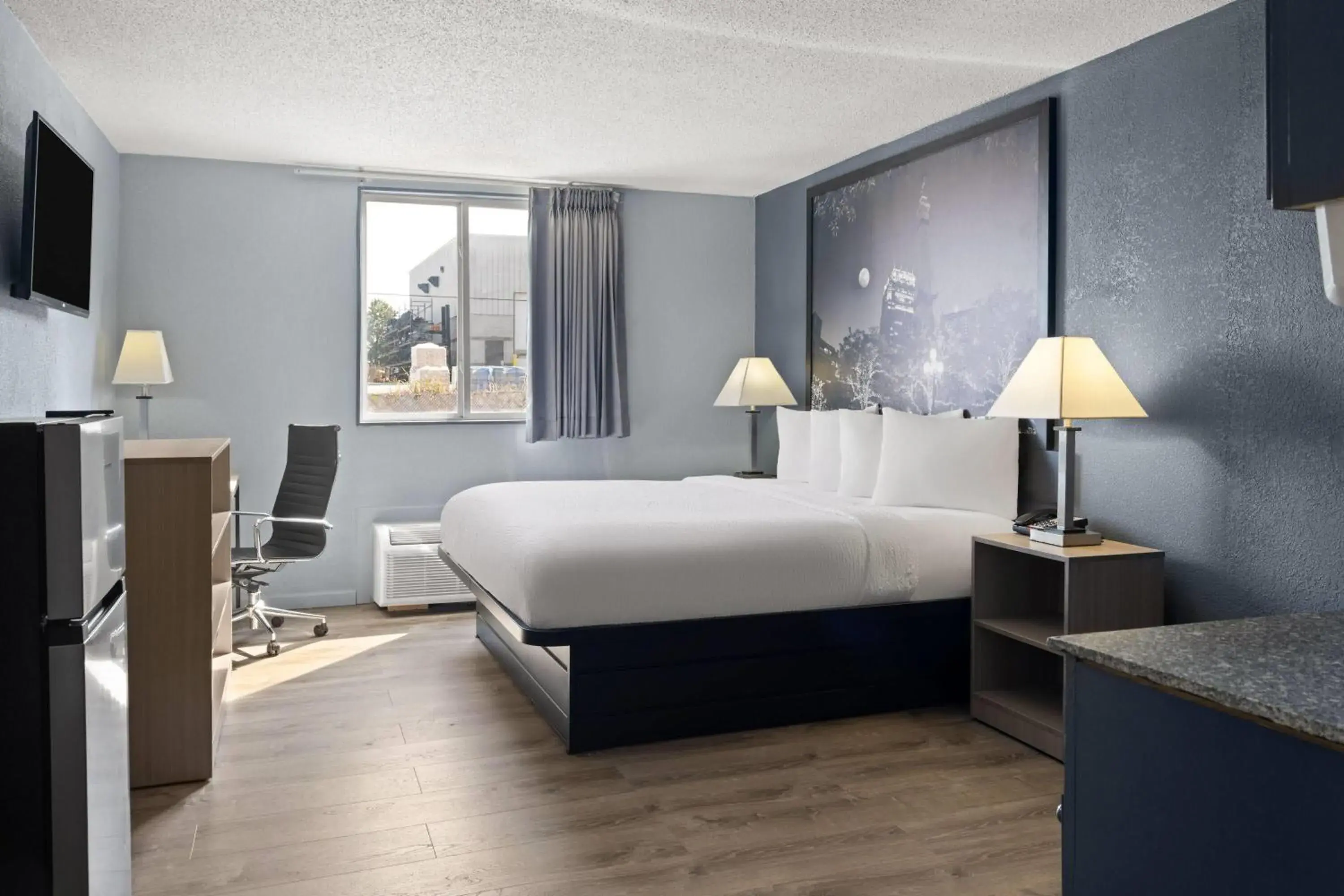 King Room - Non-Smoking in Super 8 by Wyndham Fort Wayne King Room - Non-Smoking in Super 8 by Wyndham Fort Wayne