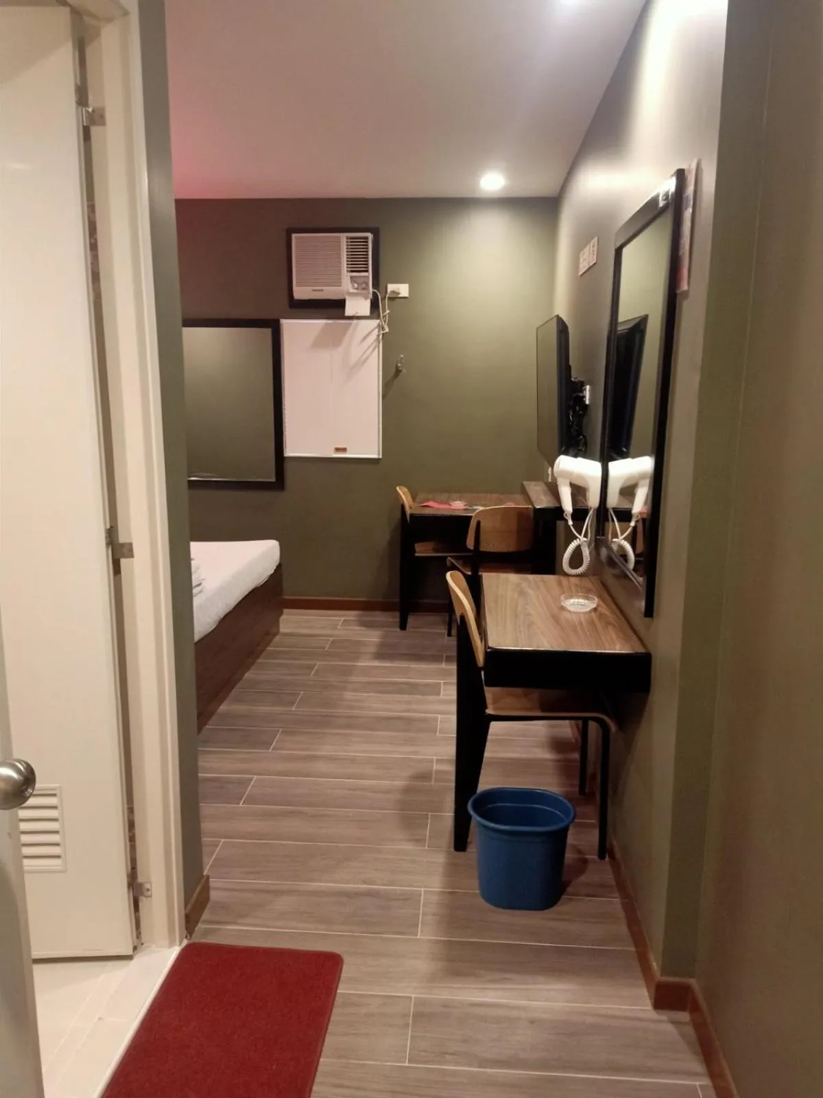 Photo of the whole room, Bed in Hotel Sogo General Trias