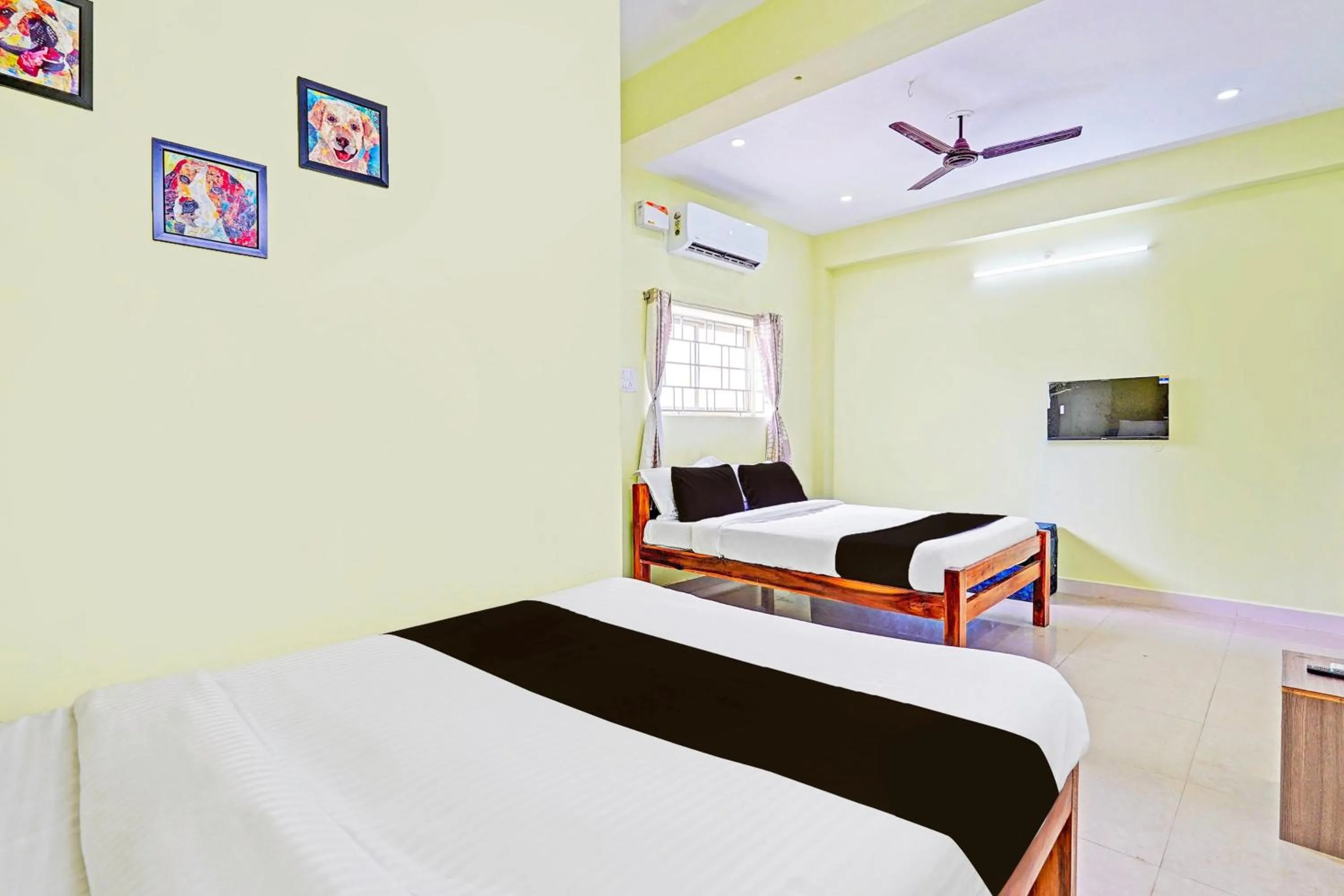 Bedroom, Bed in Hotel O by OYO LA VGA RESIDENCY