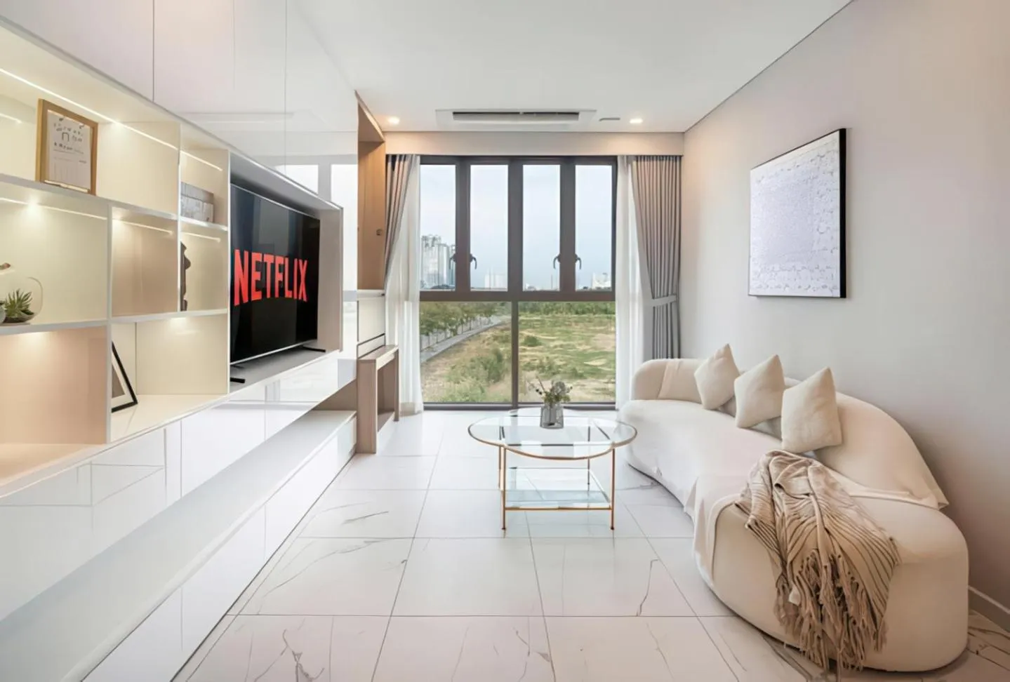 TV and multimedia in The Galleria Thủ Thiêm - Panorama Sky View