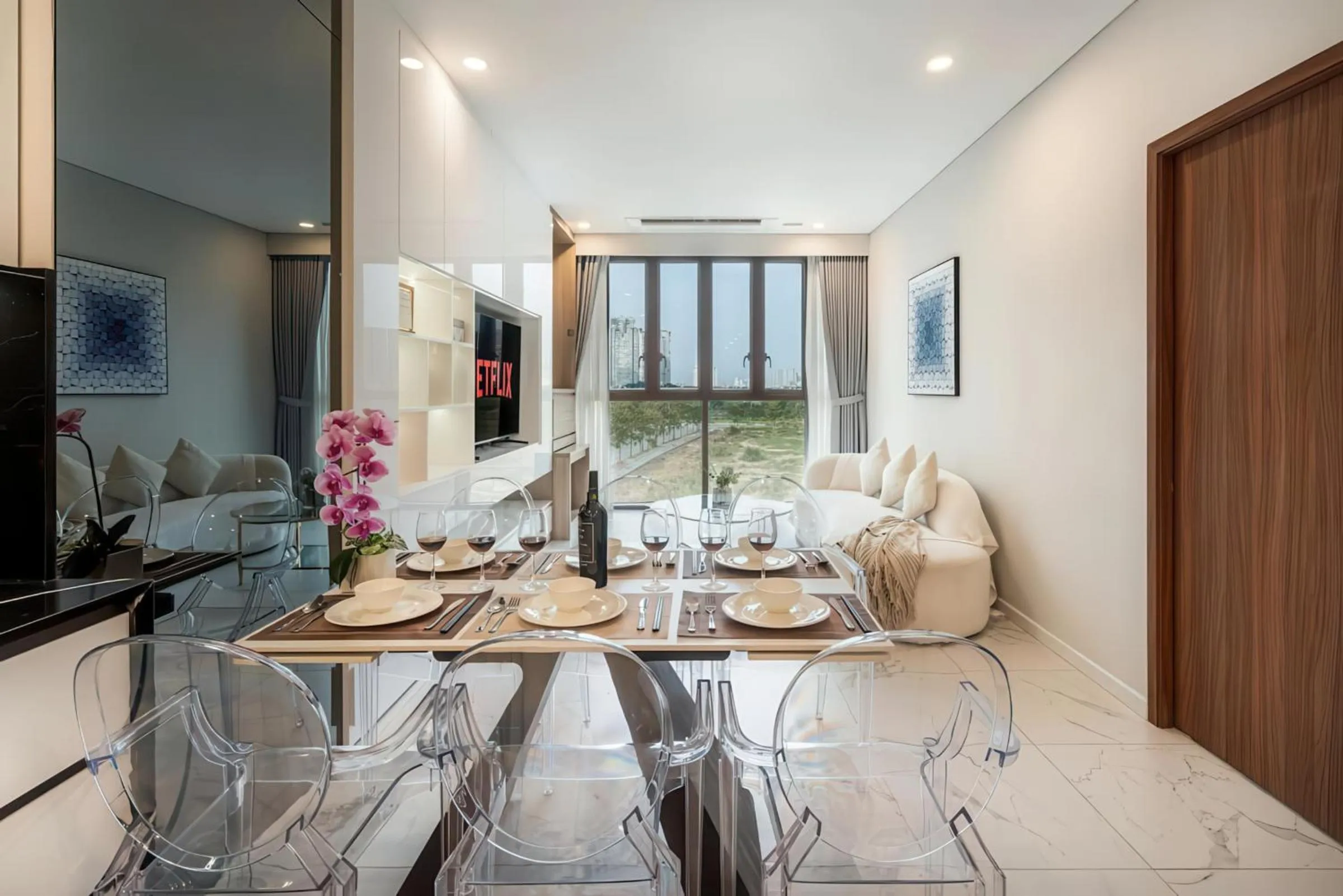 TV and multimedia in The Galleria Thủ Thiêm - Panorama Sky View