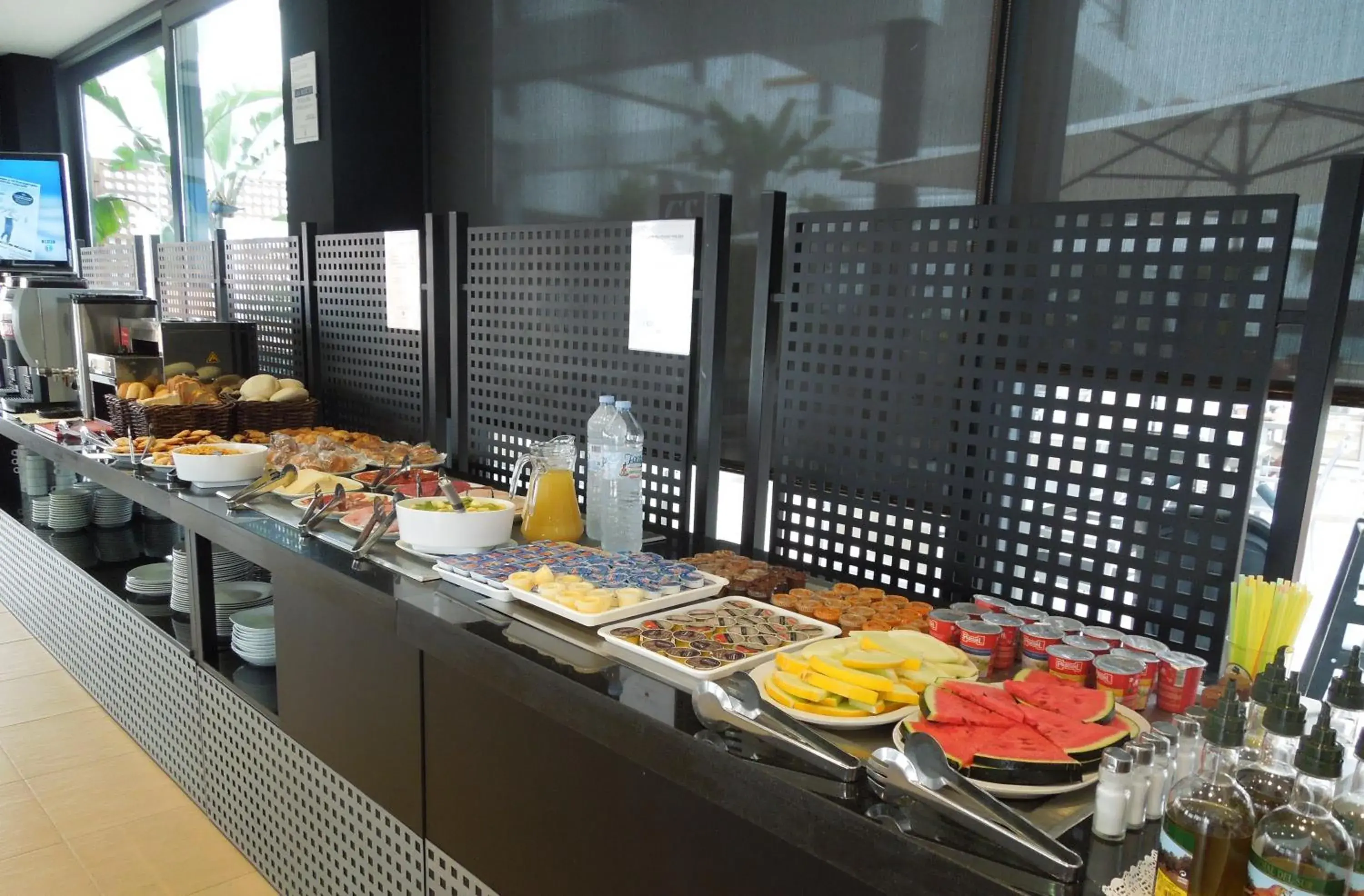 Food in Hotel y Apartamentos Conilsol Food in Hotel y Apartamentos Conilsol