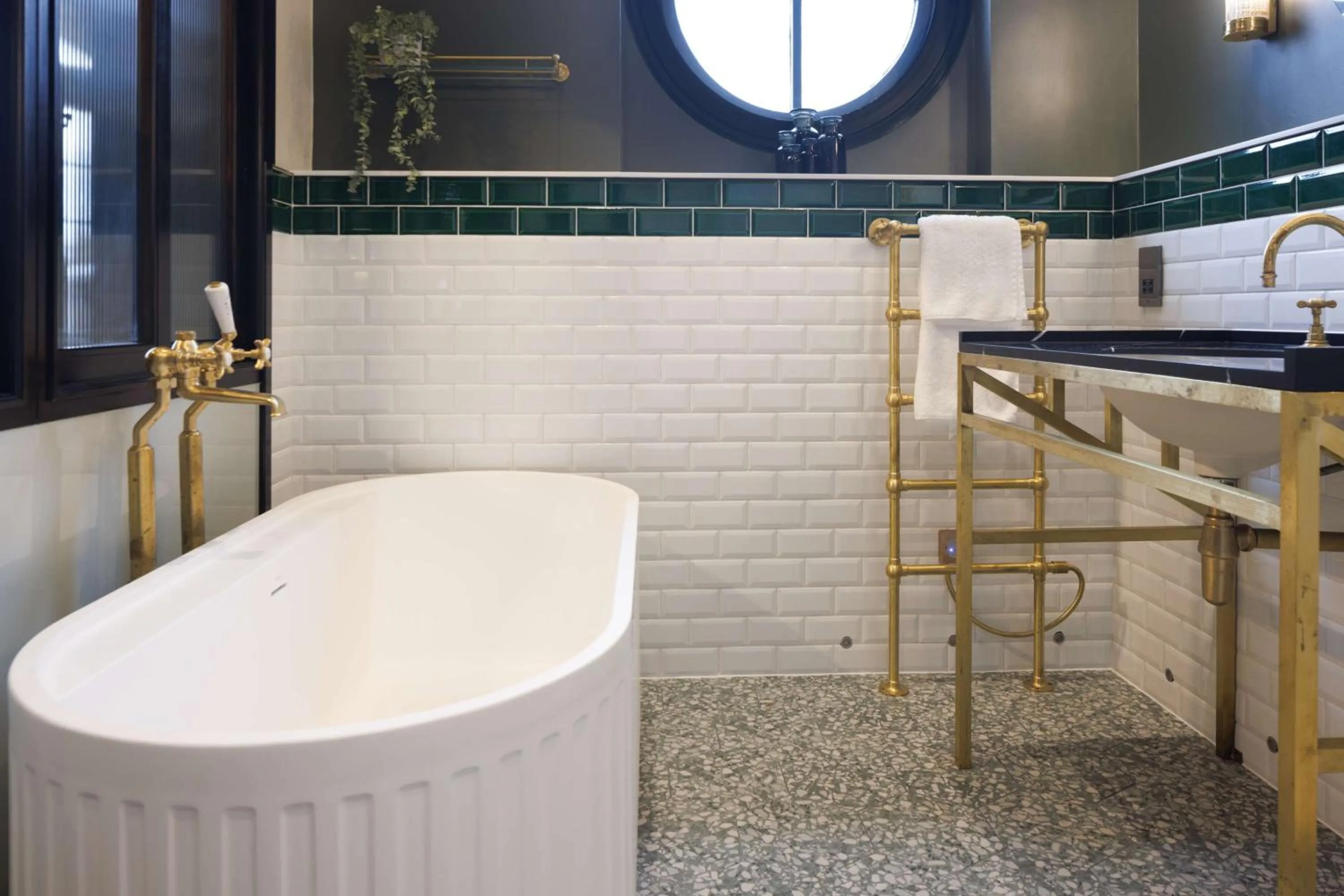 Bathroom in The Samuel Ryder Hotel St Albans, Tapestry Collection Hilton