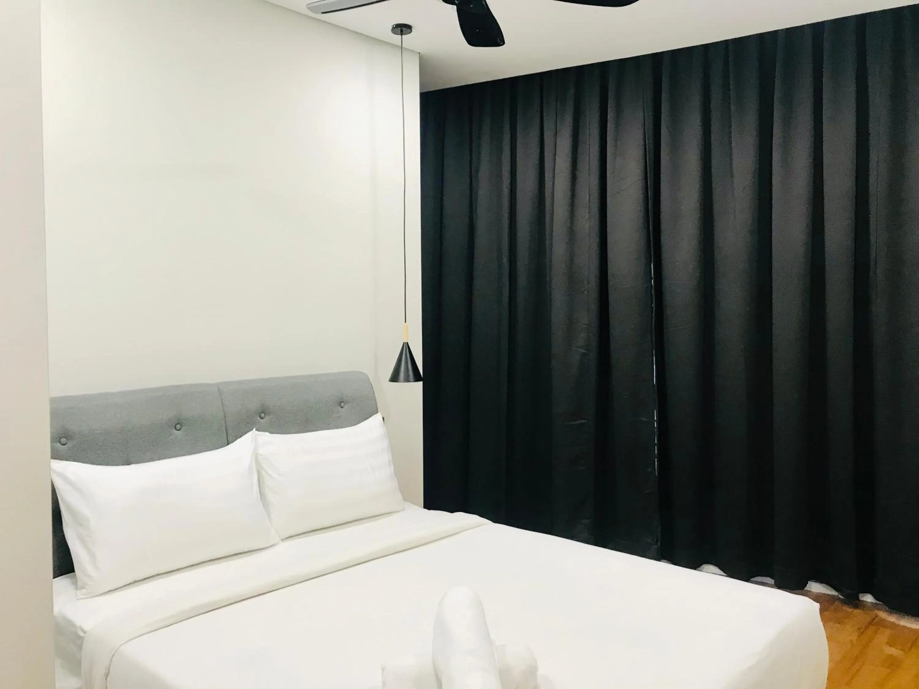 Bed in Sky Suites KLCC by Luna KL