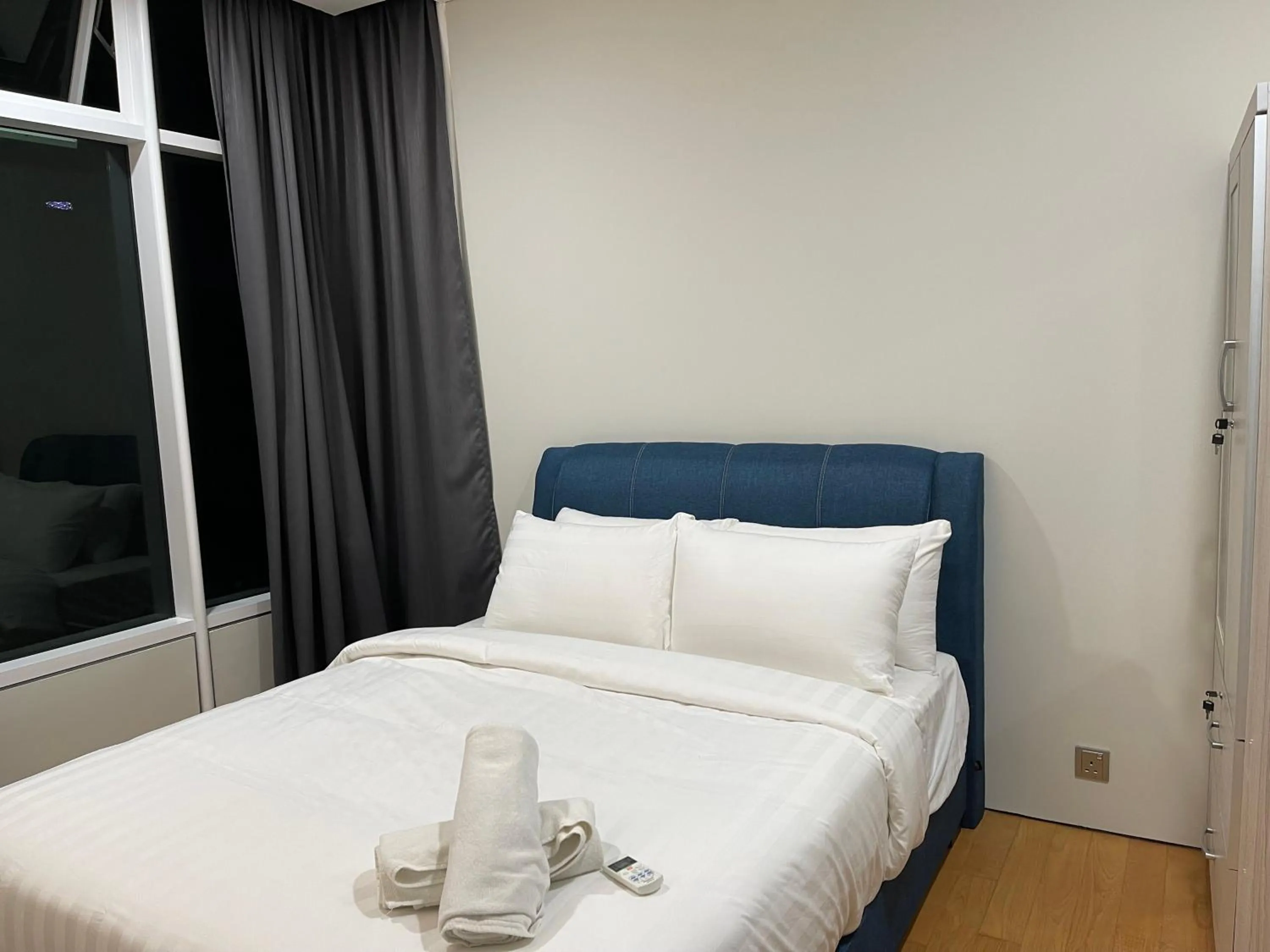 Bedroom, Bed in Sky Suites KLCC by Luna KL