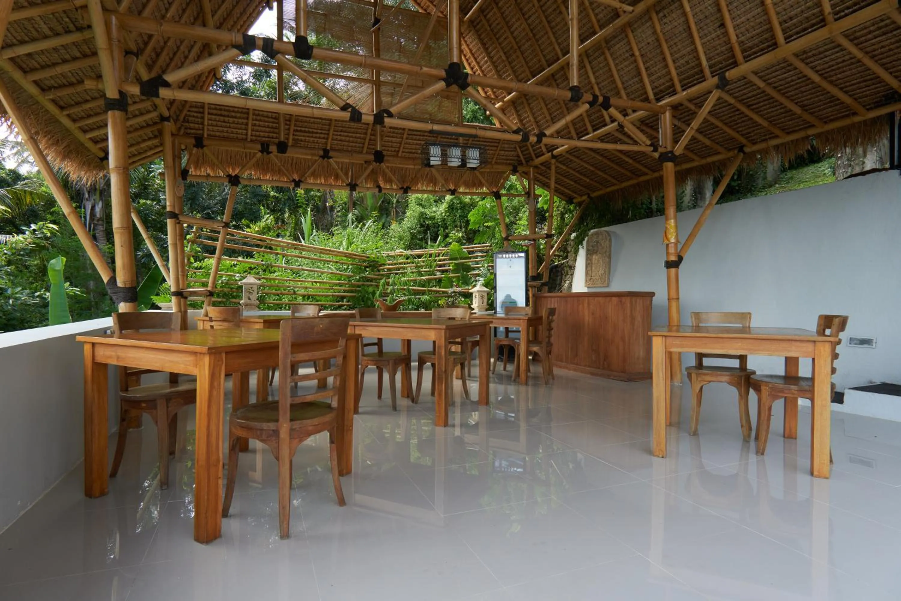 Restaurant/places to eat in Attara Hills Sunset Villa Senggigi