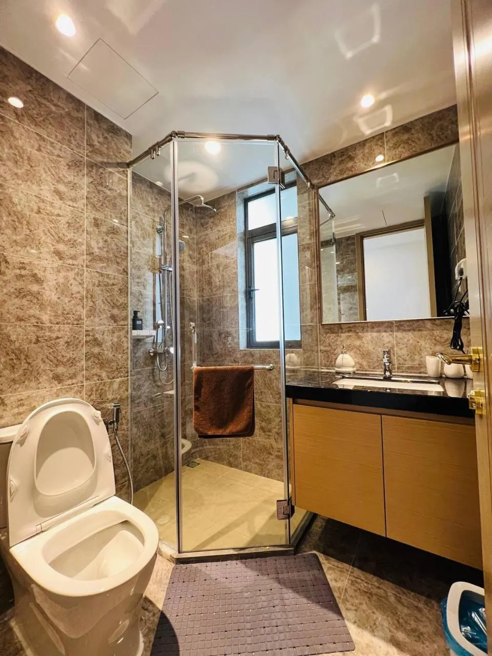 R&F Seine Region by ANJU