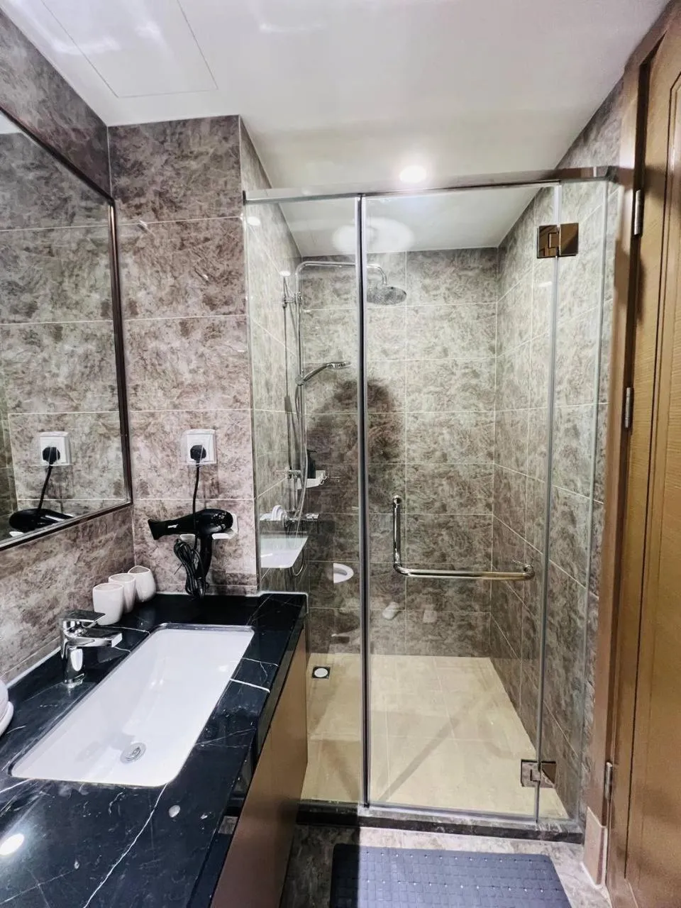 R&F Seine Region by ANJU