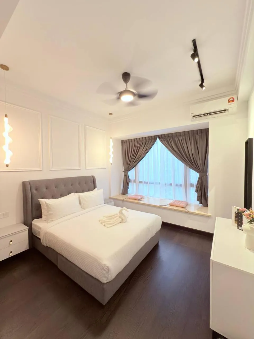 Bed in R&F Seine Region by ANJU