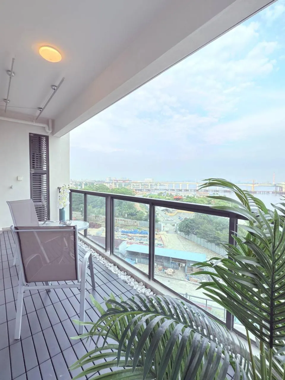 R&F Seine Region by ANJU