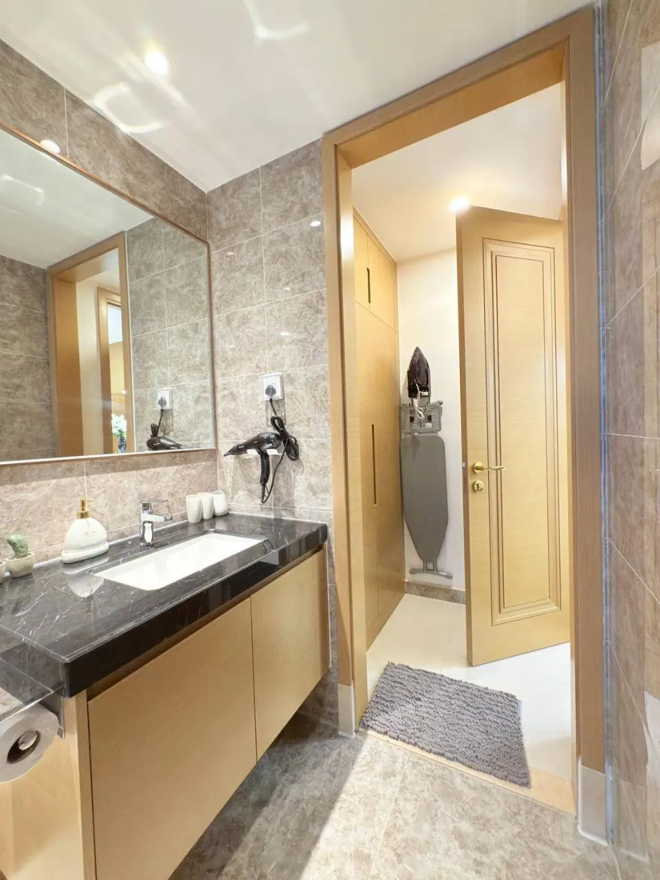 R&F Seine Region by ANJU