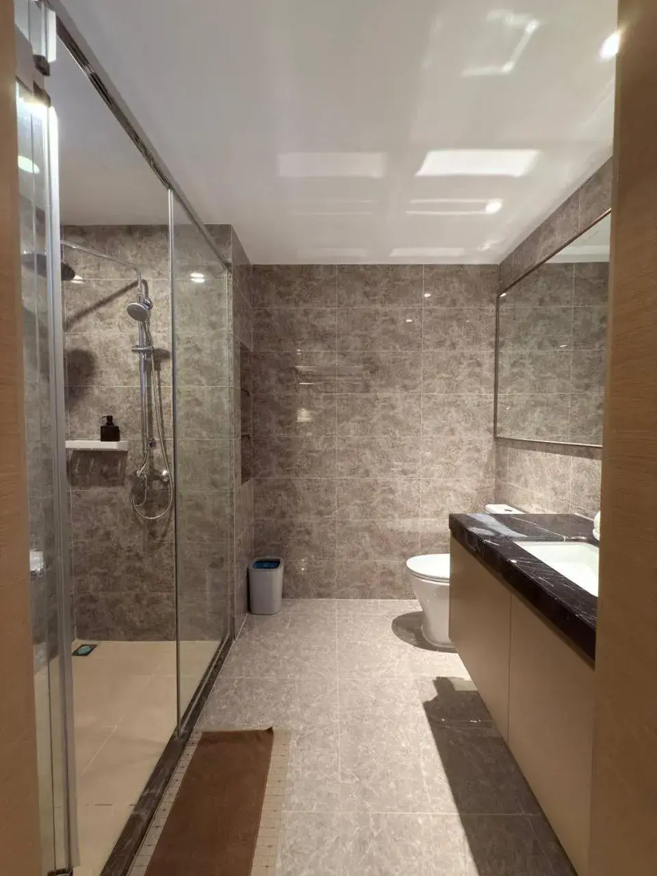 R&F Seine Region at ANJU R&F Seine Region at ANJU