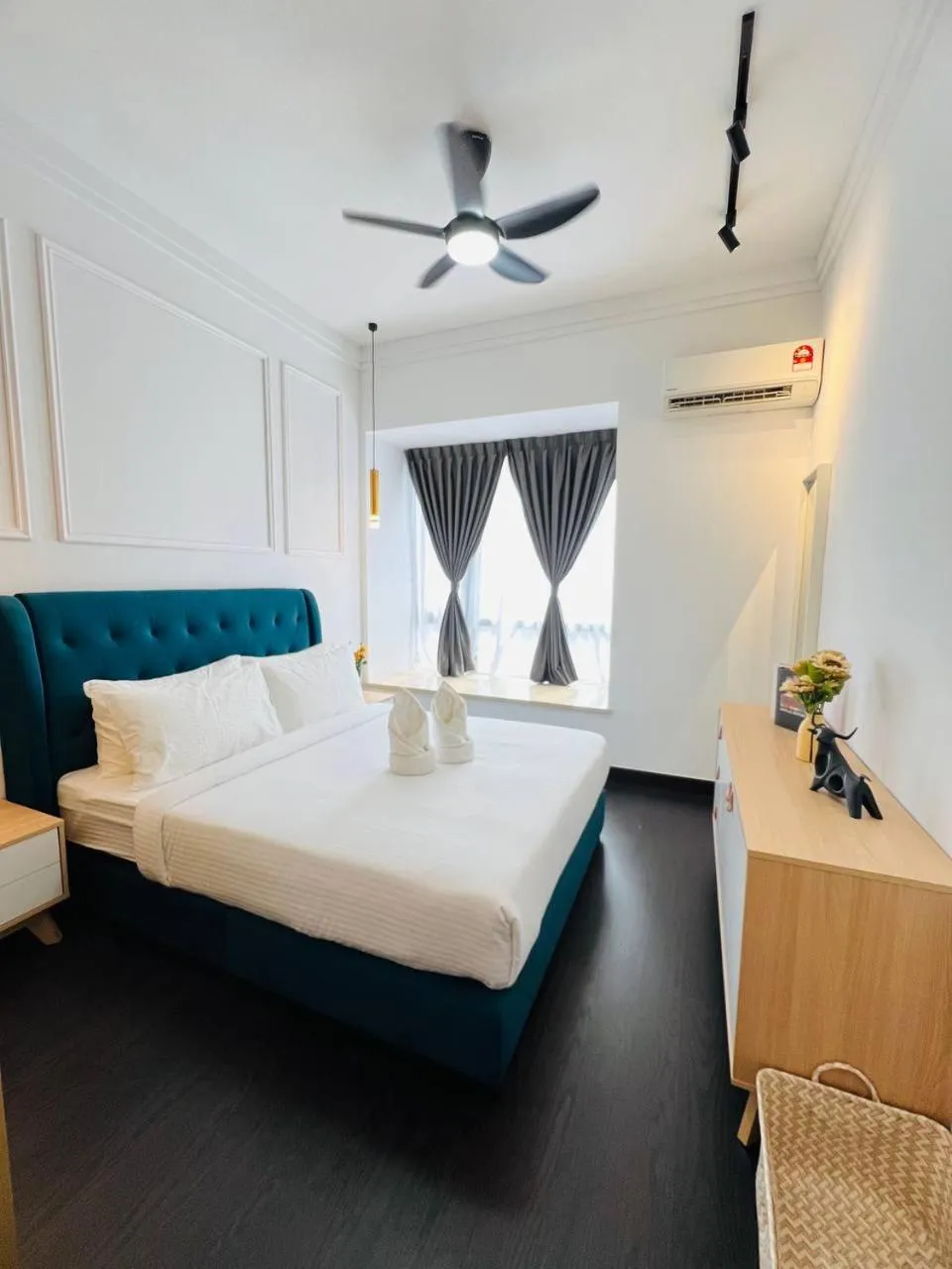 Bed in R&F Seine Region by ANJU