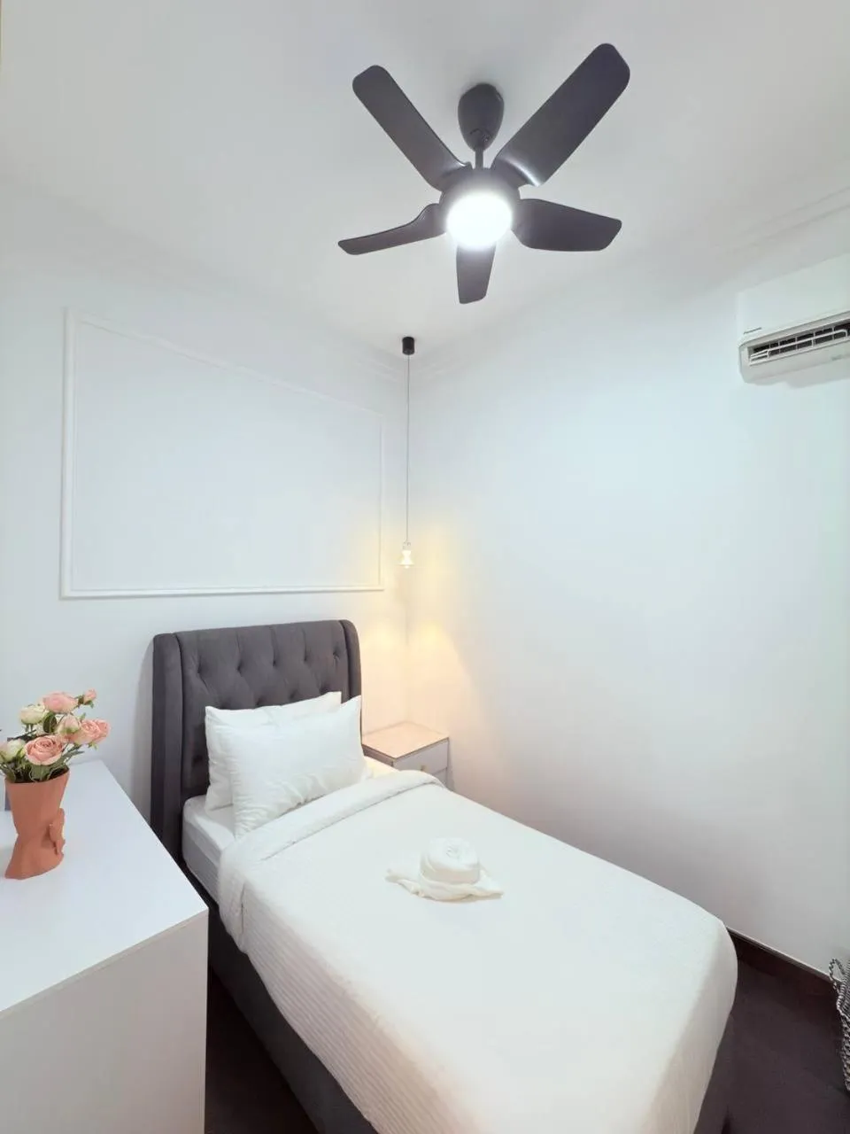 Bed in R&F Seine Region by ANJU