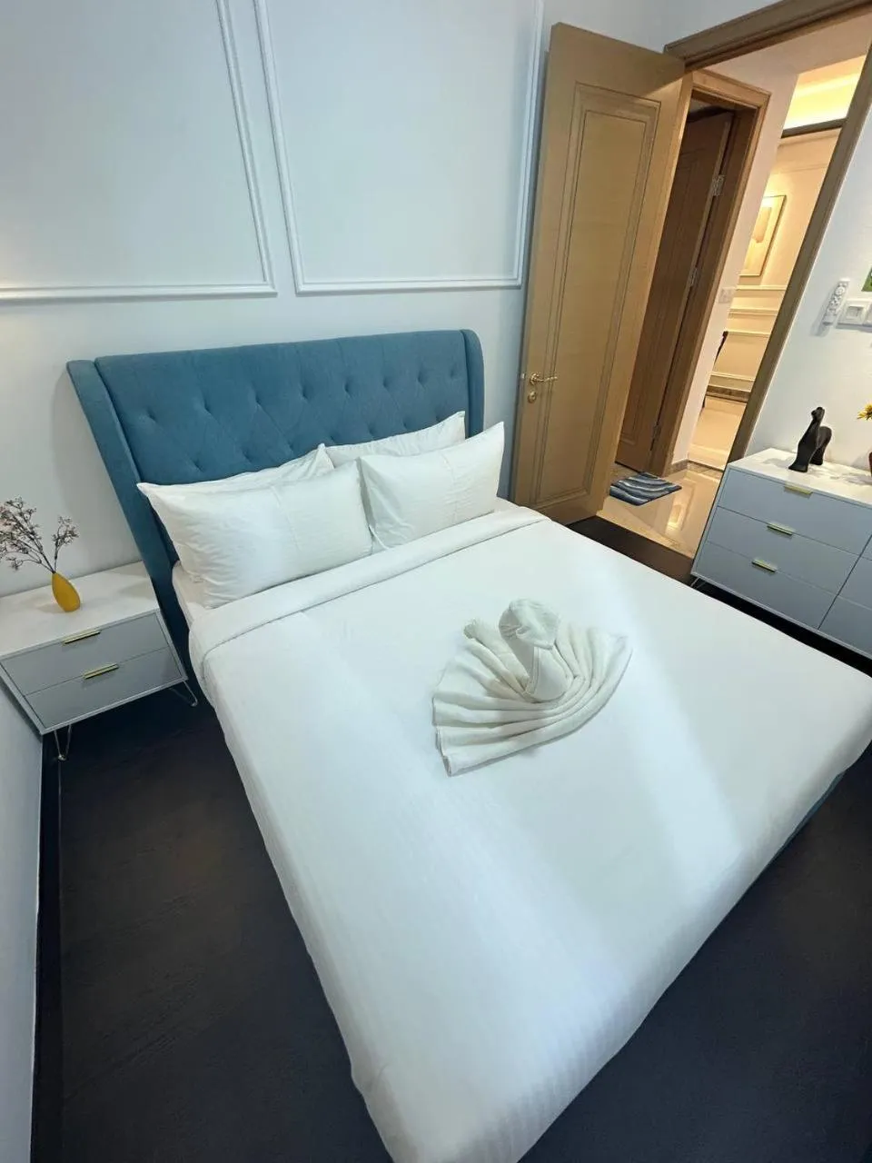 Bed in R&F Seine Region by ANJU